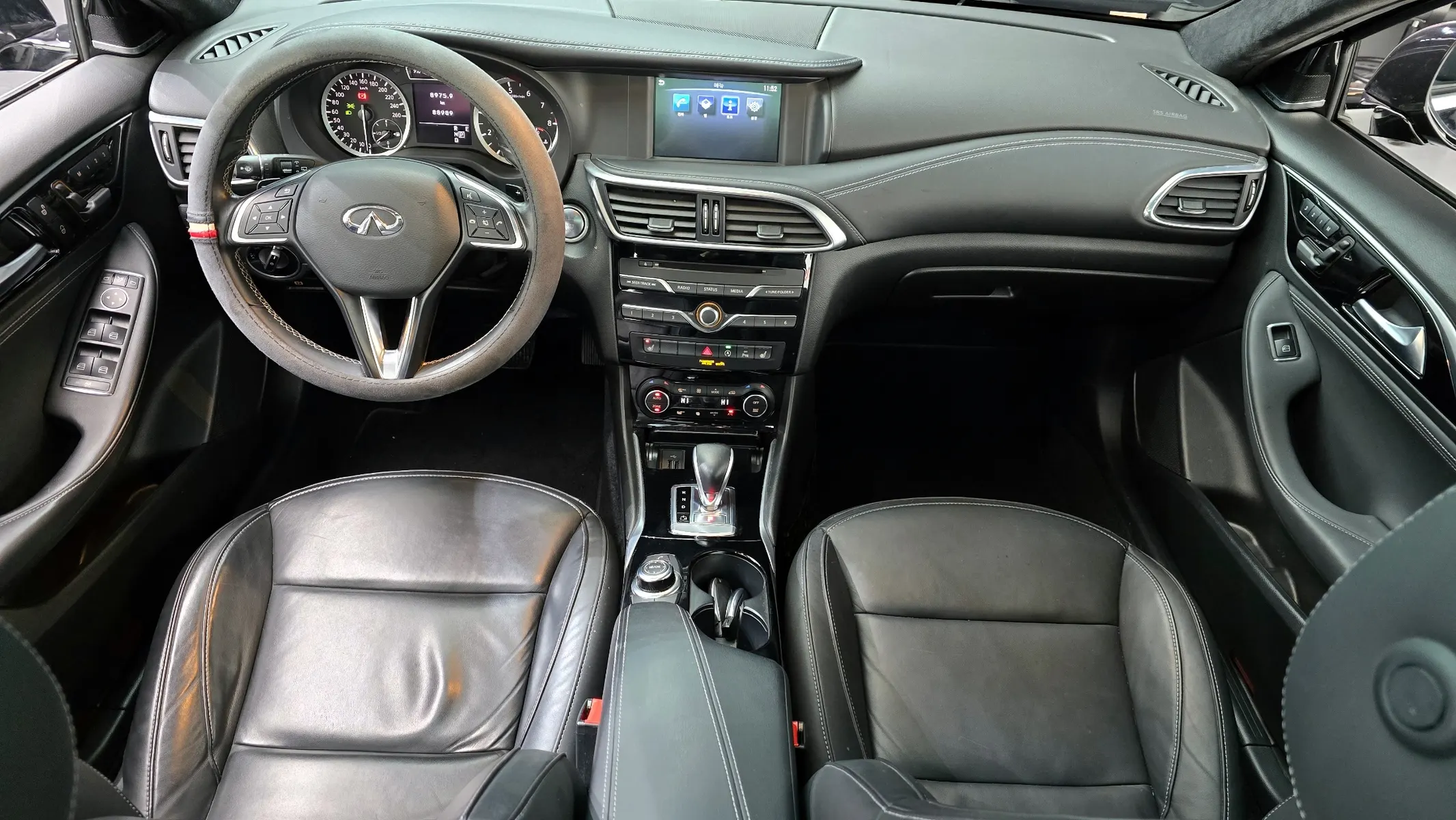 Infiniti QX30 2.0 AWD 2019 4/5