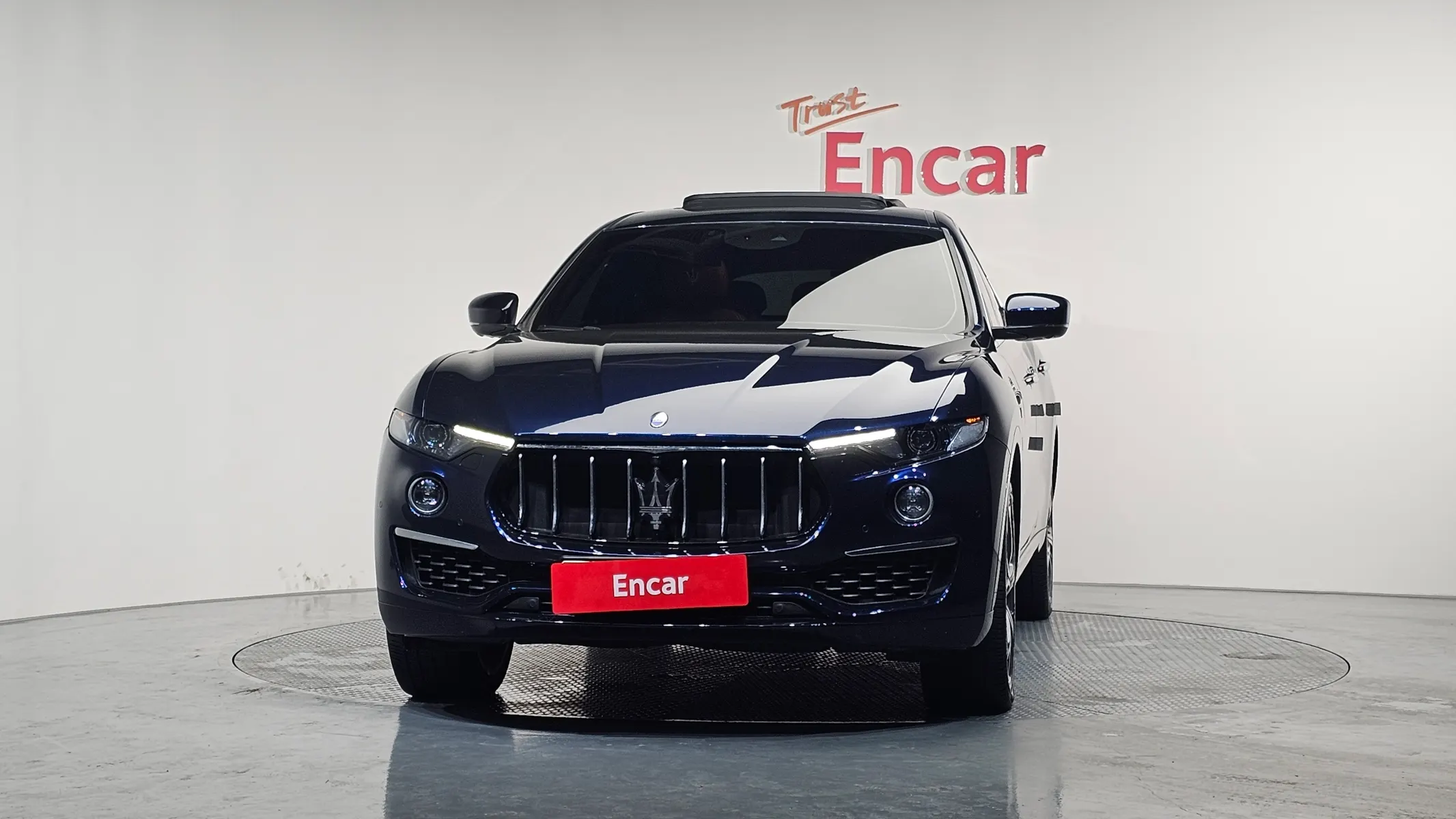 Maserati 르반떼 3.0 AWD 2019 2/5