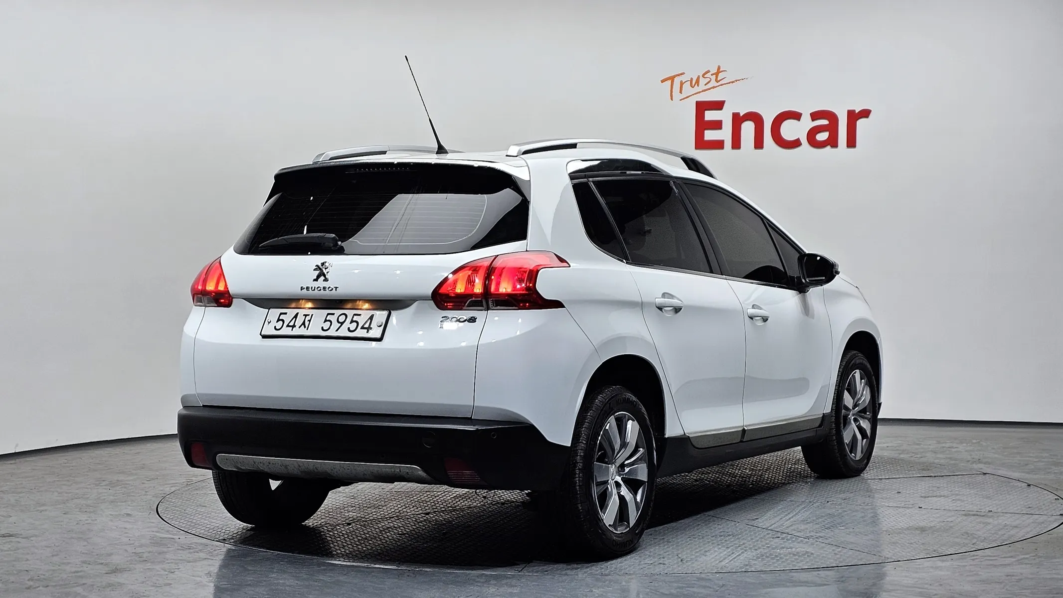 Peugeot 2008 1.6 e-HDi S 2015 2/21
