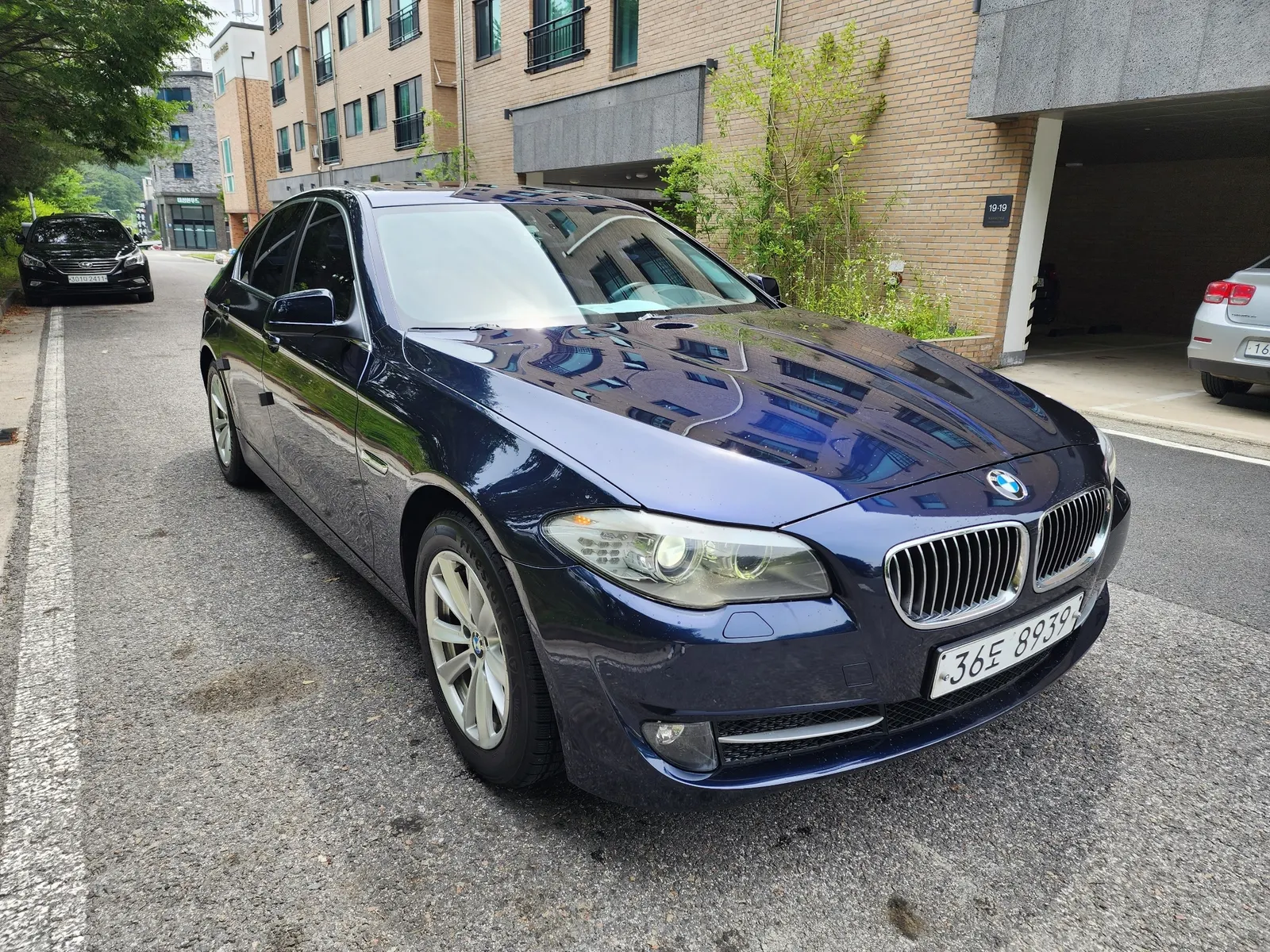 BMW 5 Series (F10) 520d 2011 3/21