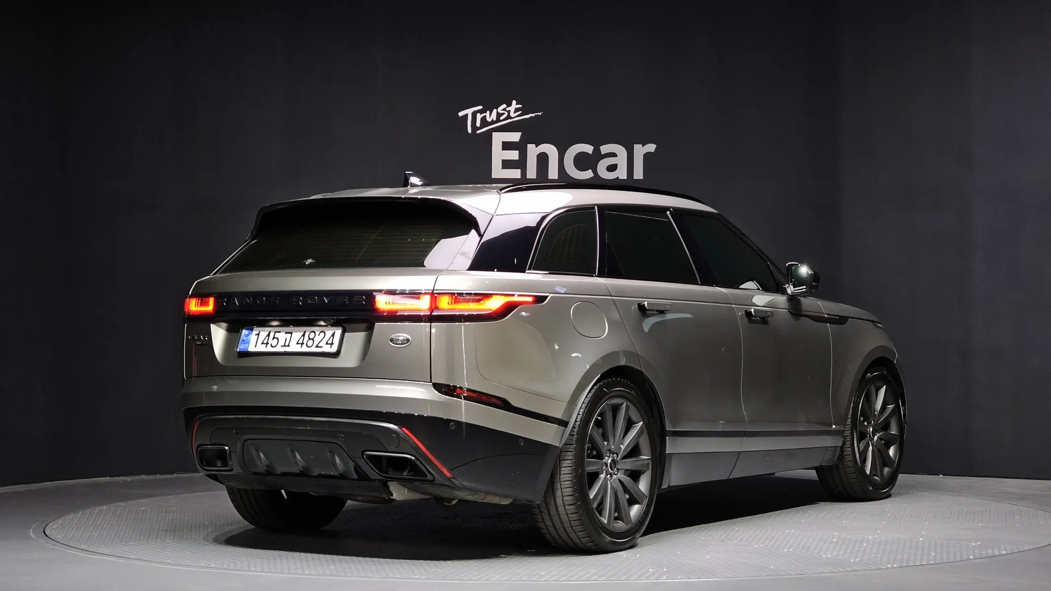 Land Rover 레인지로버 벨라 3.0 D300 R- HSE 2019 2/41