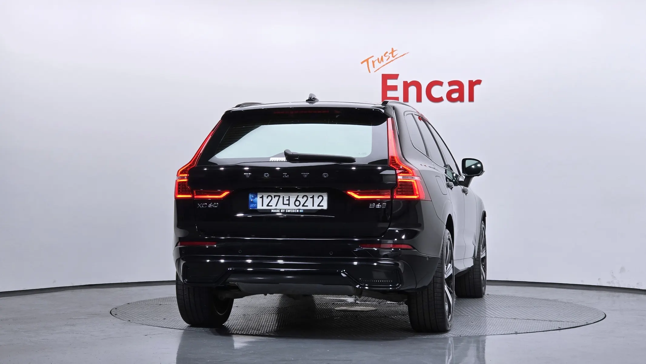 Volvo XC60 2 B6 R- 2022 3/5