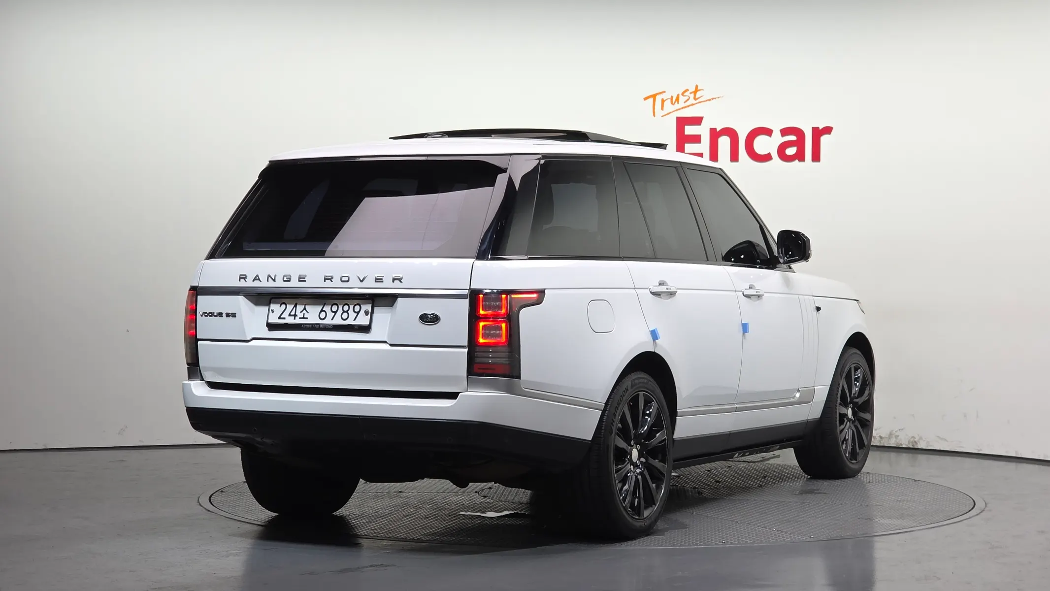 Land Rover 4 3.0 TDV6 Vogue SE 2014 2/21