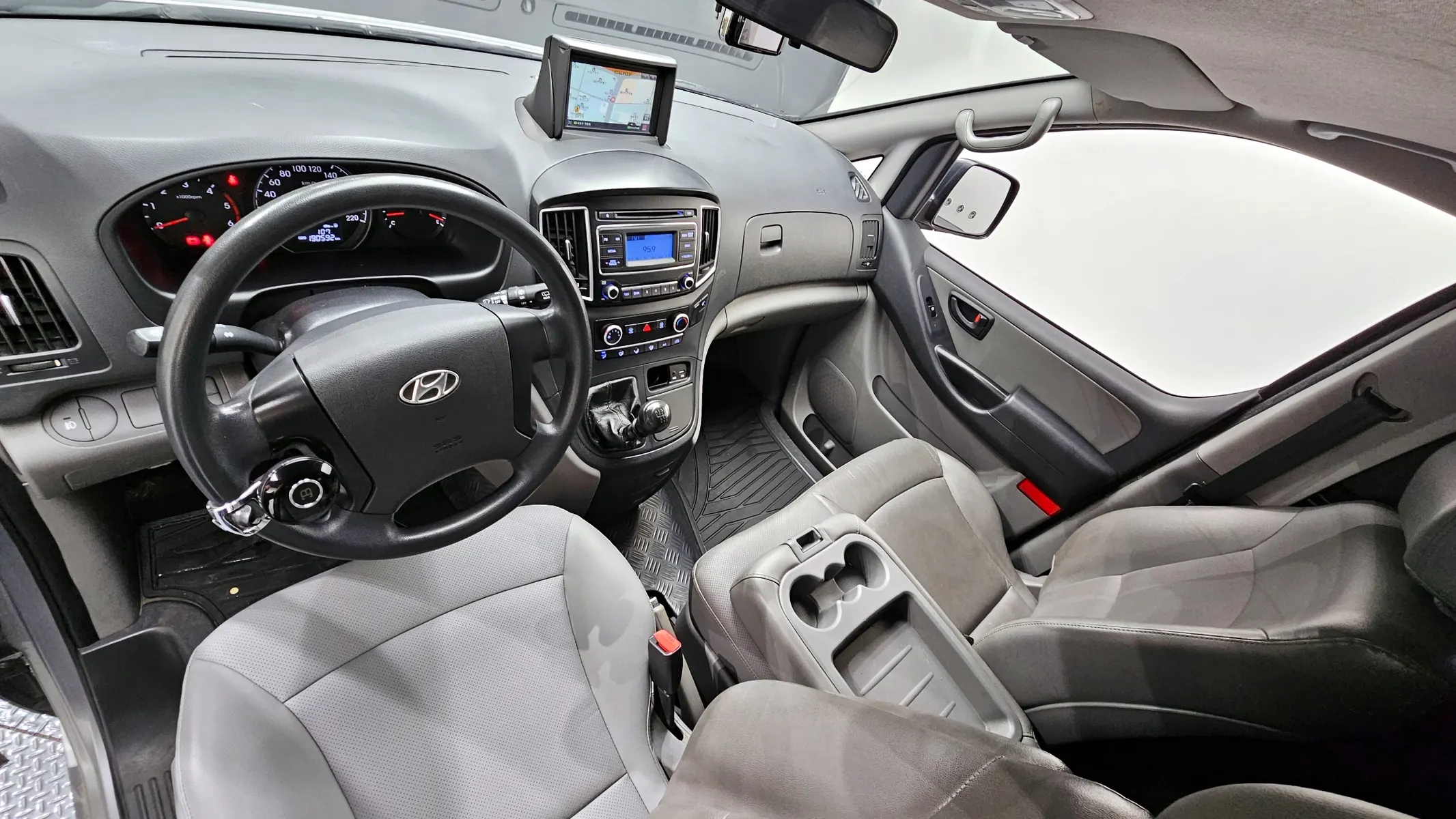 Hyundai Grand Starex 3 2016 4/5
