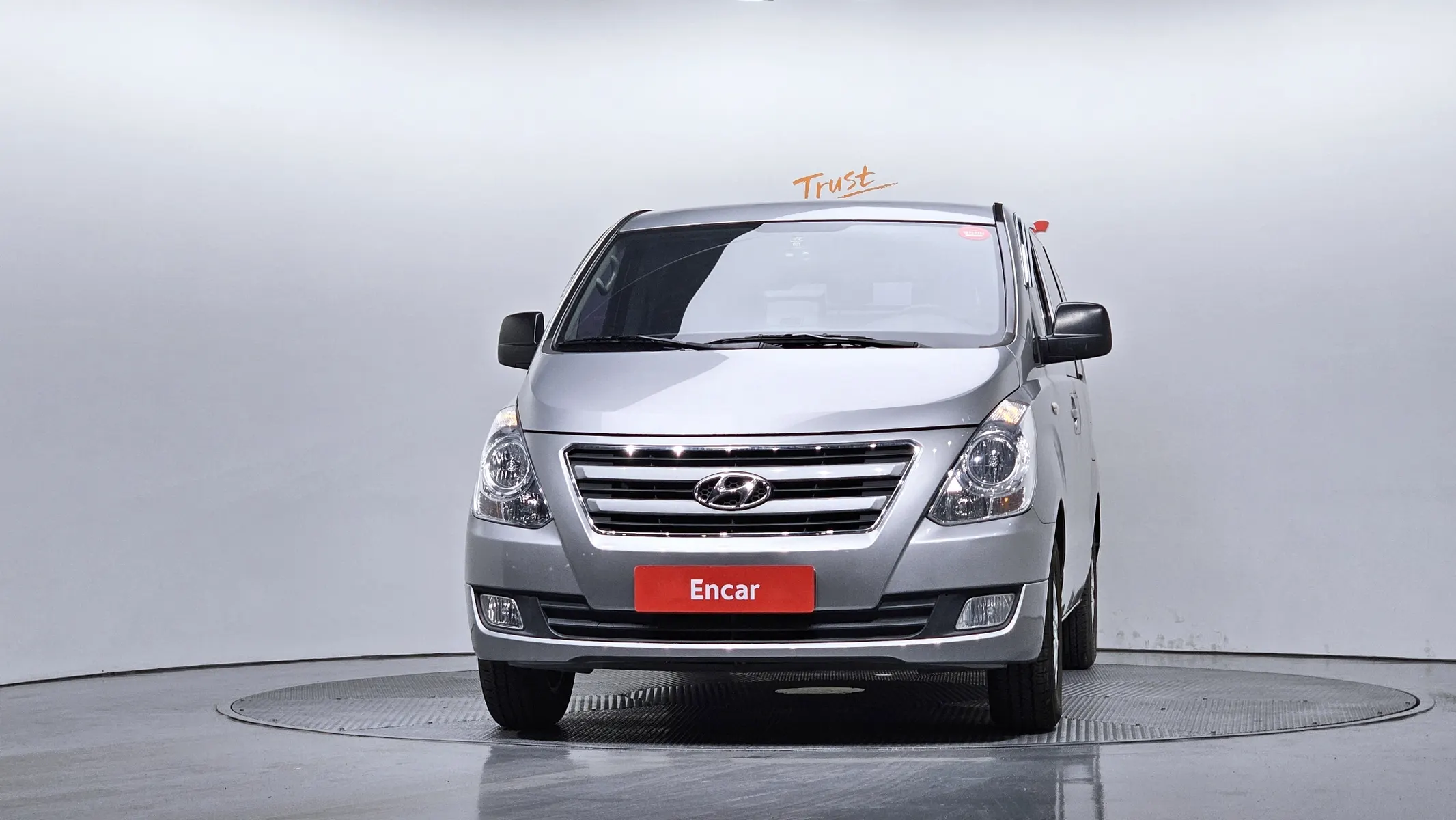 Hyundai Grand Starex 3 2016 2/5