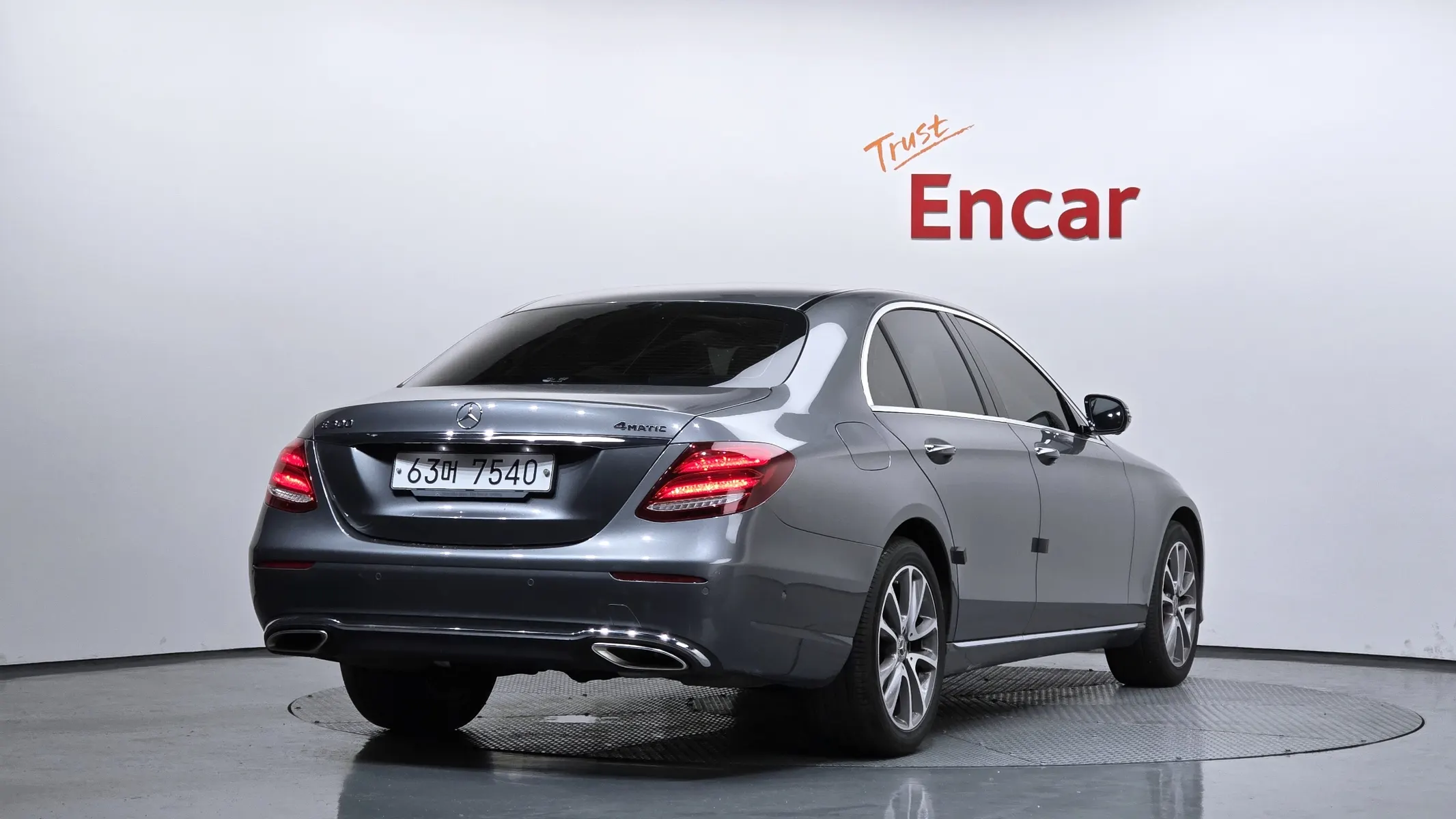 Mercedes-Benz E-Class W213 E300 4MATIC 2019 2/35