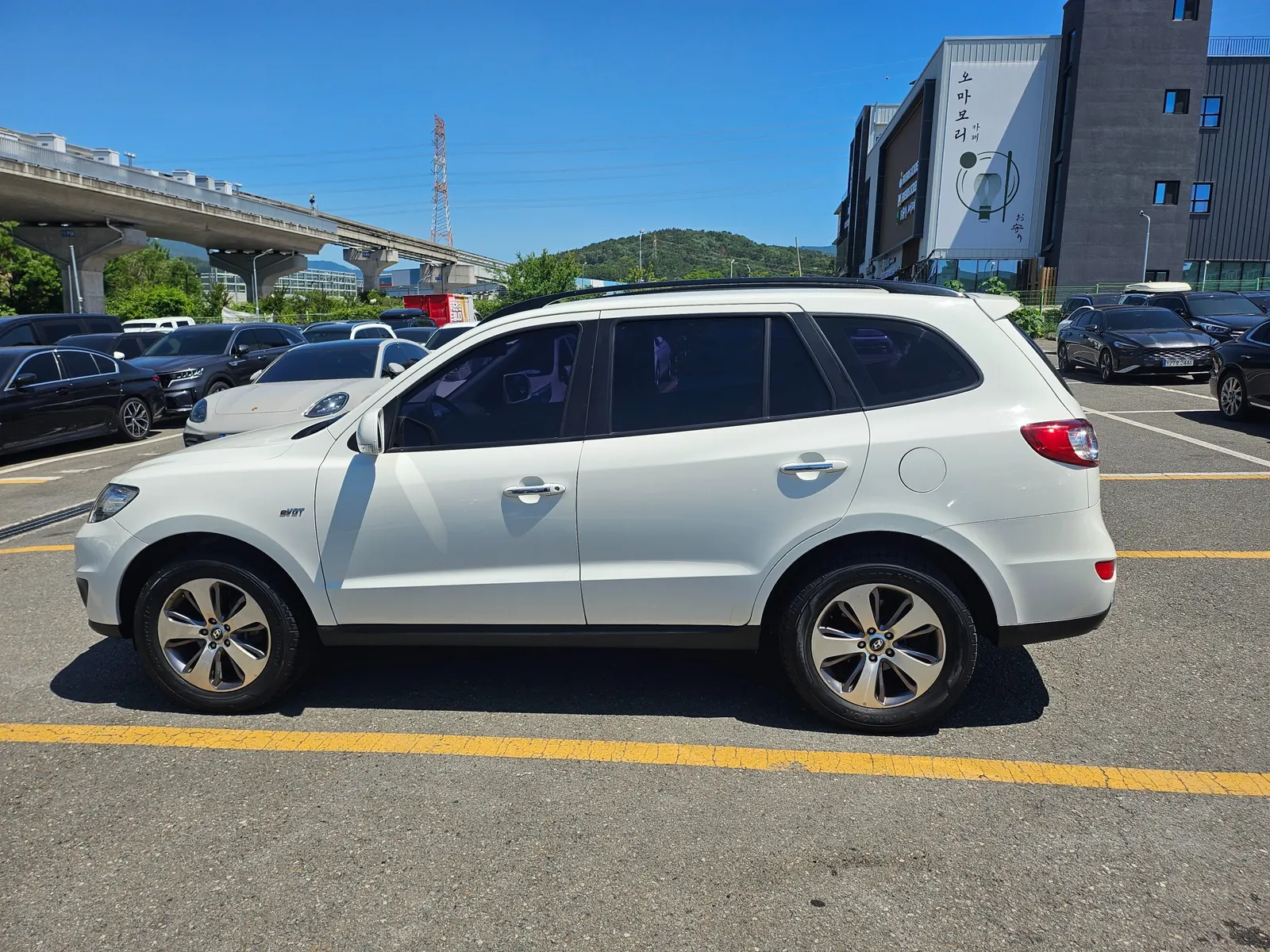 Hyundai CM 2WD(2.0 e-VGT) MLX 2012 2/5