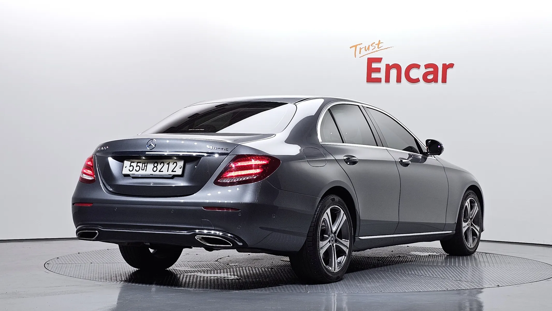 Mercedes-Benz E-Class W213 E300 4MATIC 2017 2/36