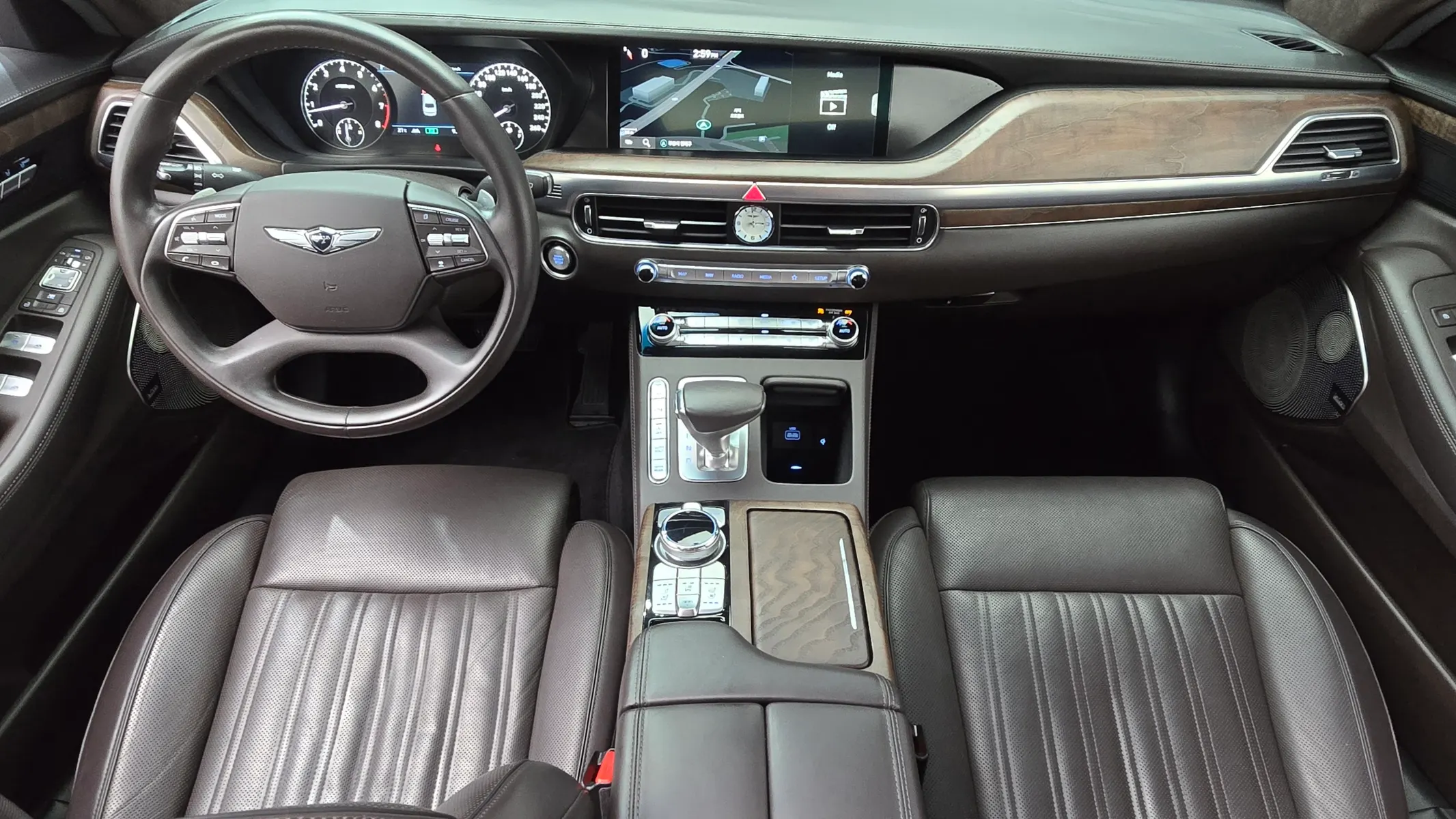 Genesis G90 3.8 AWD 2020 4/5