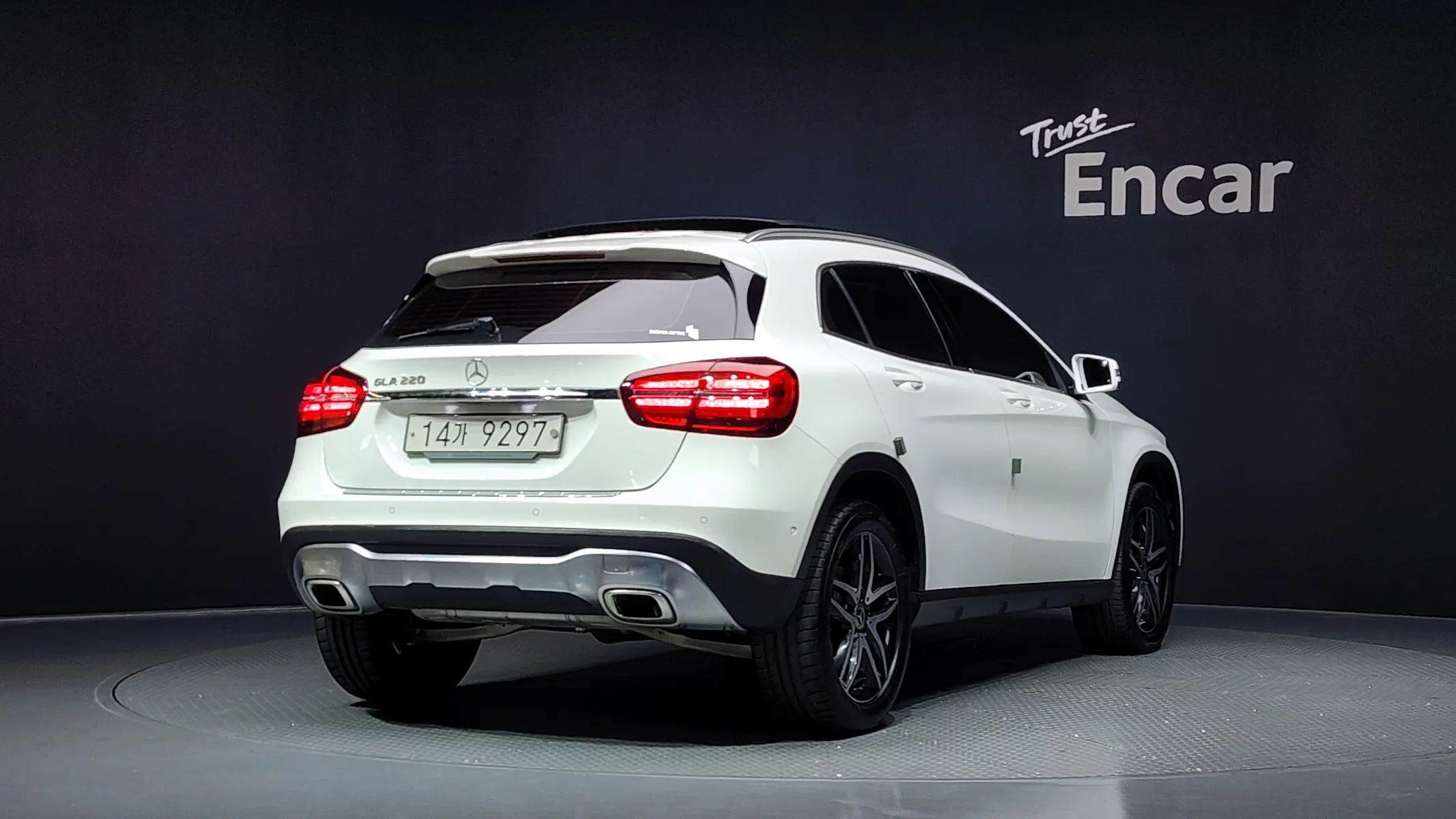 Mercedes-Benz GLA-Class X156 GLA220 2018 2/34