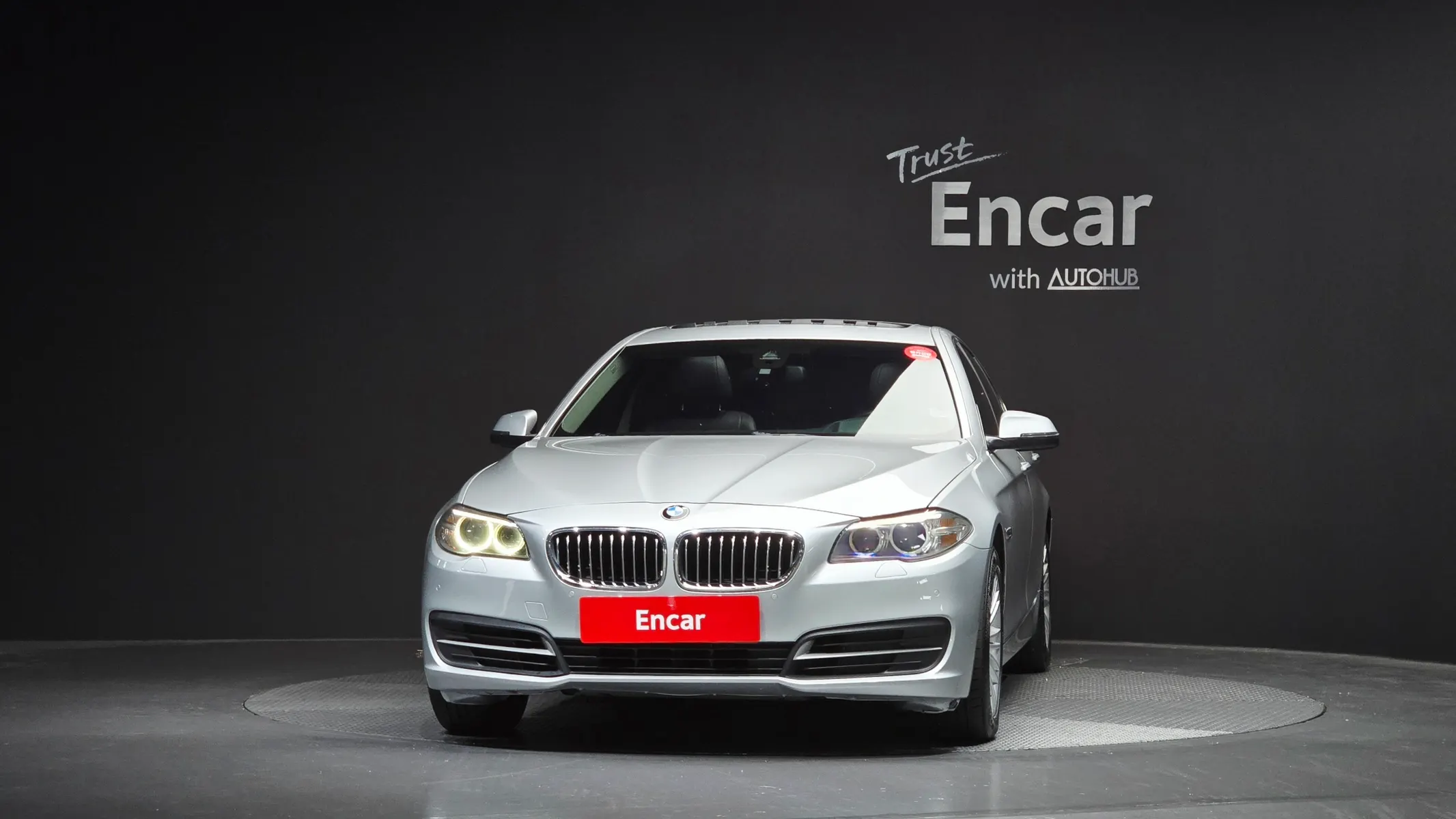 BMW 5 Series (F10) 520d xDrive 2013 3/21