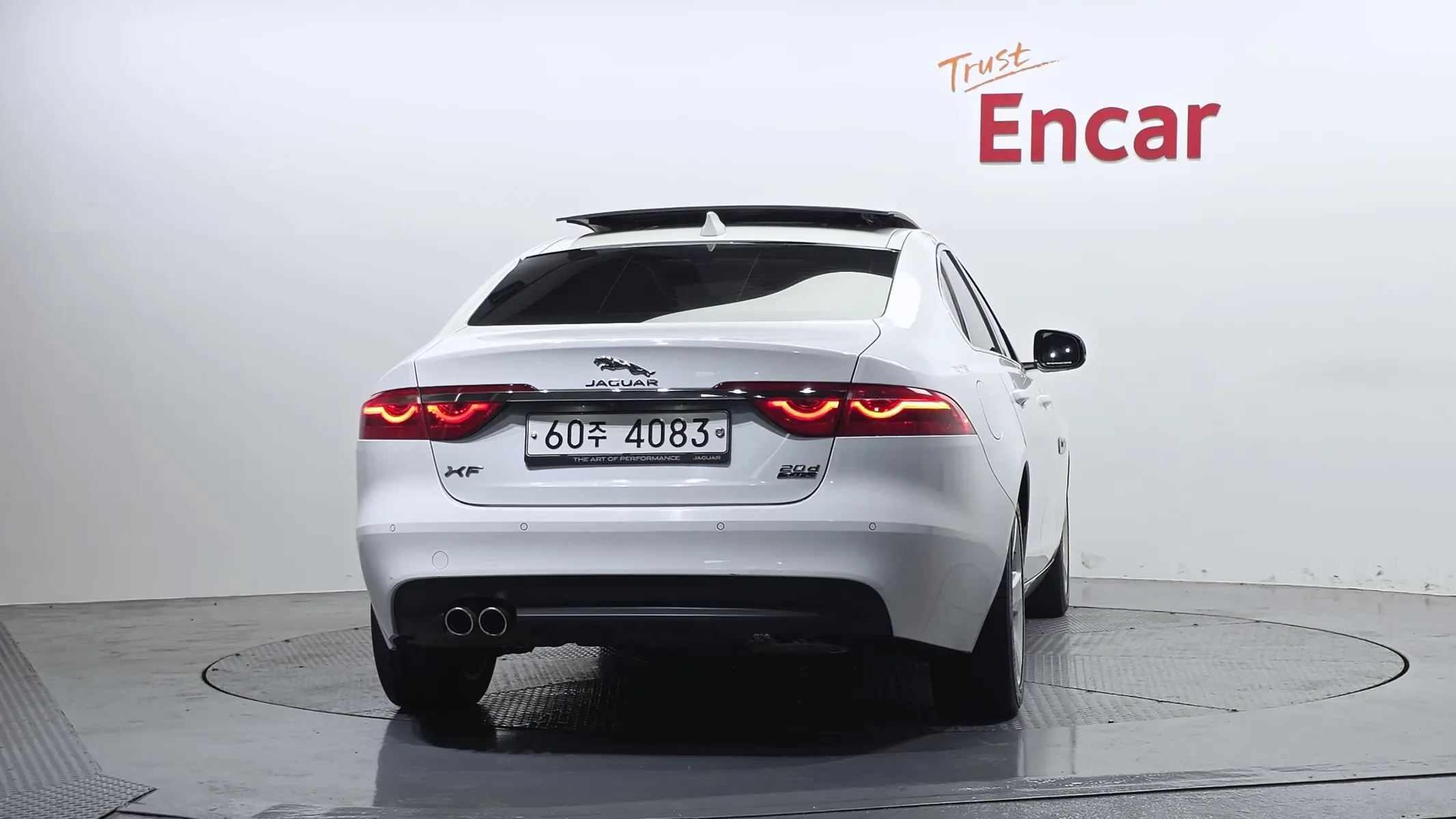 Jaguar XF (X260) 20d AWD 2018 3/5