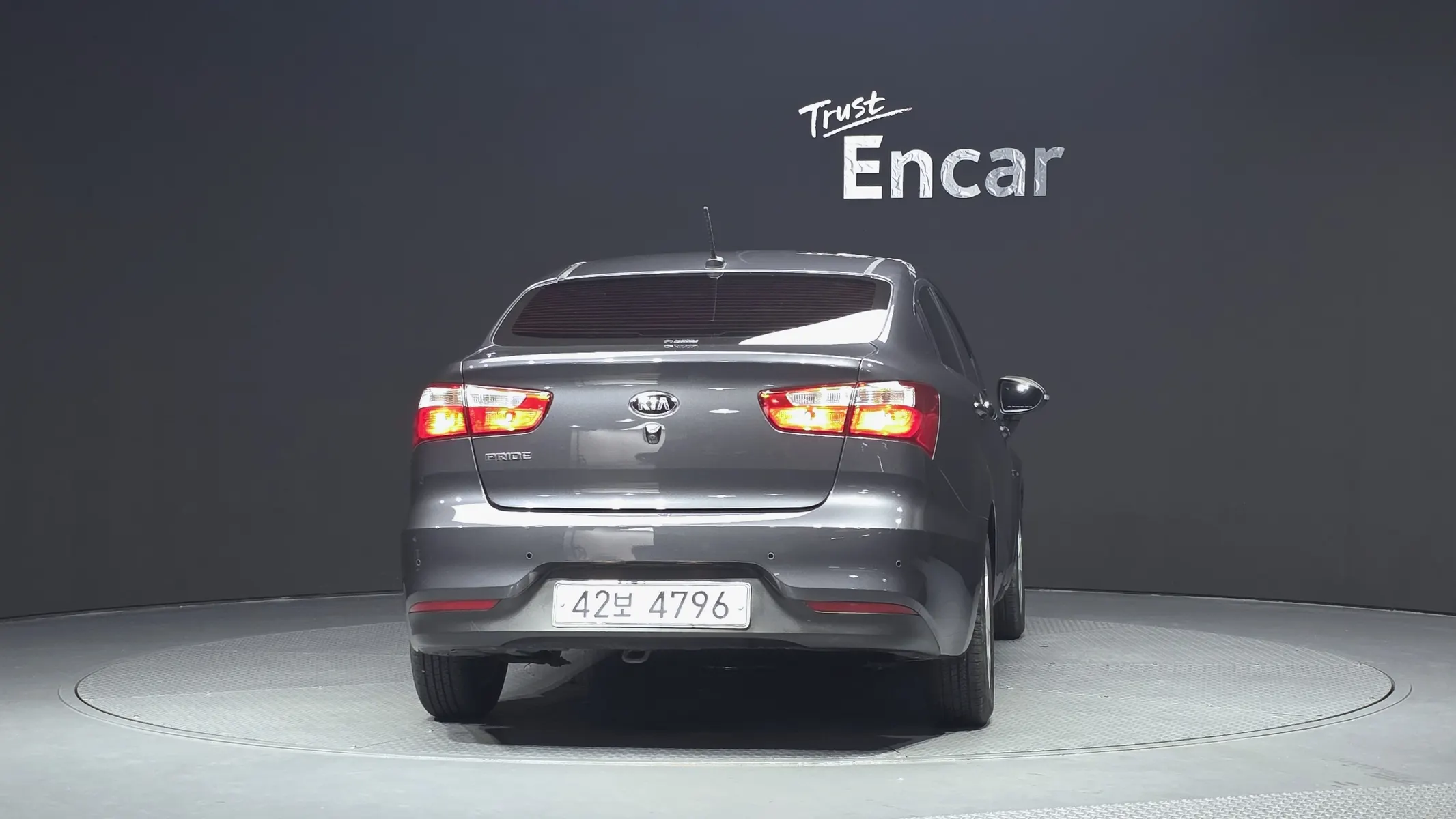 Kia 프라이드 4DR 1.6 GDI 2015 3/5