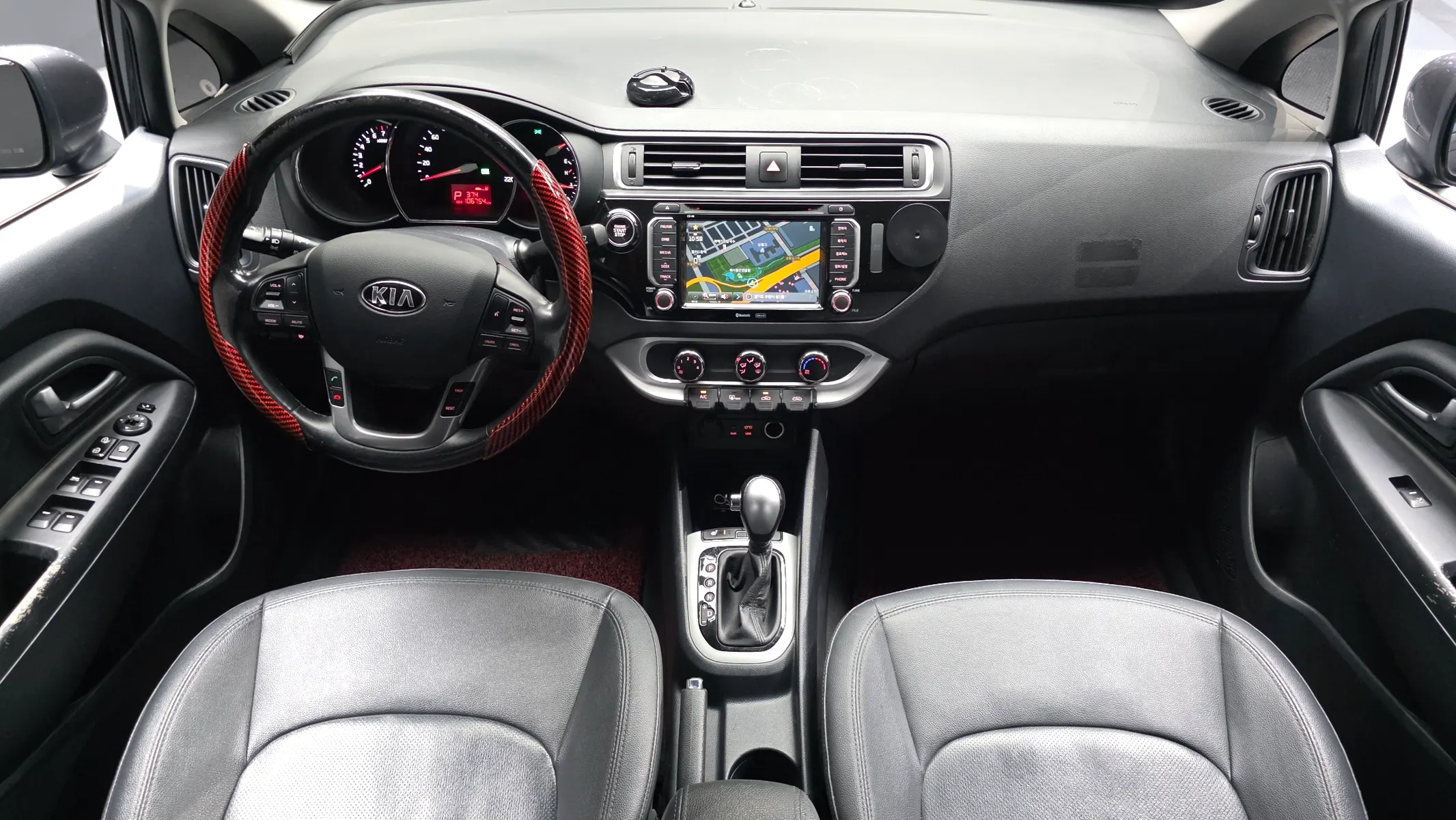 Kia 프라이드 4DR 1.6 GDI 2015 4/5