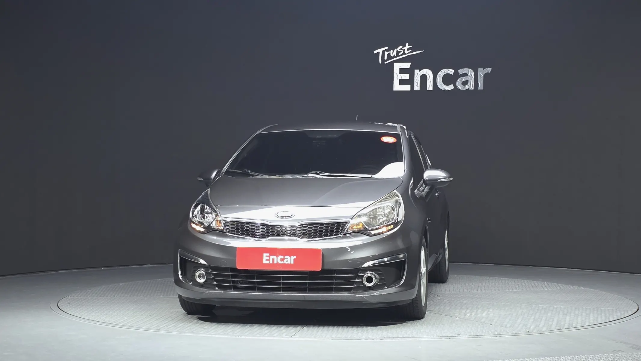 Kia 프라이드 4DR 1.6 GDI 2015 2/5