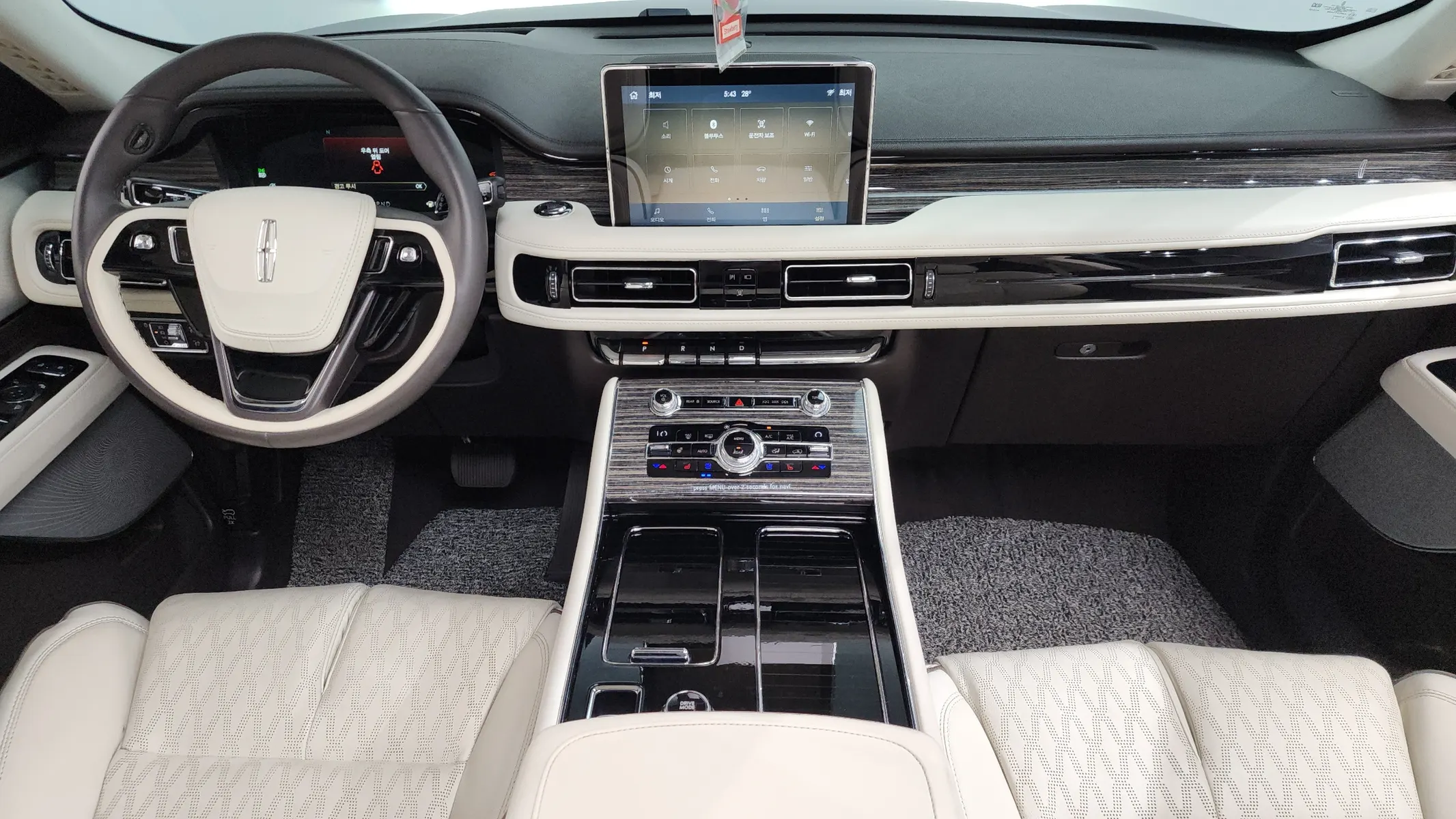 Lincoln 2 3.0 AWD 2020 4/5