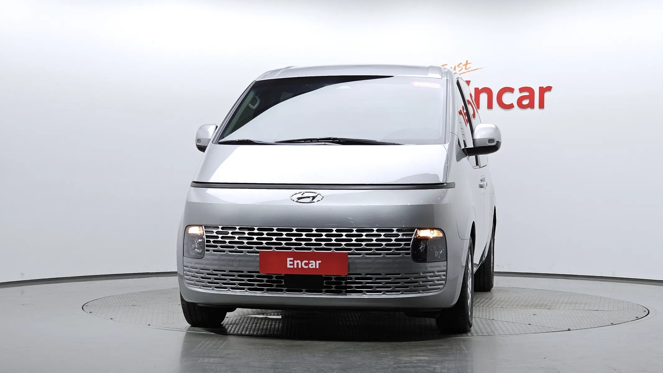 Hyundai Staria 5 2022 2/5
