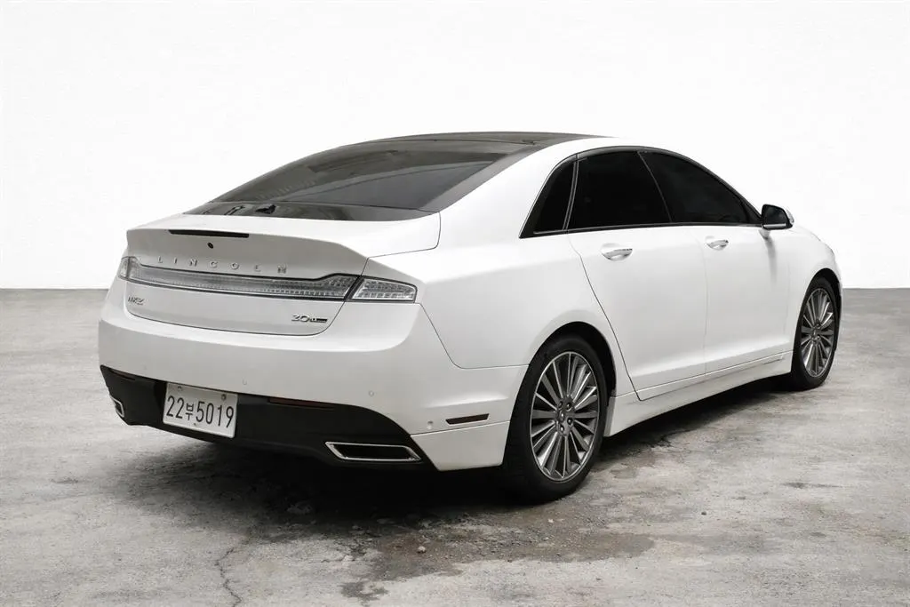 Lincoln MKZ 2.0 2014 3/5