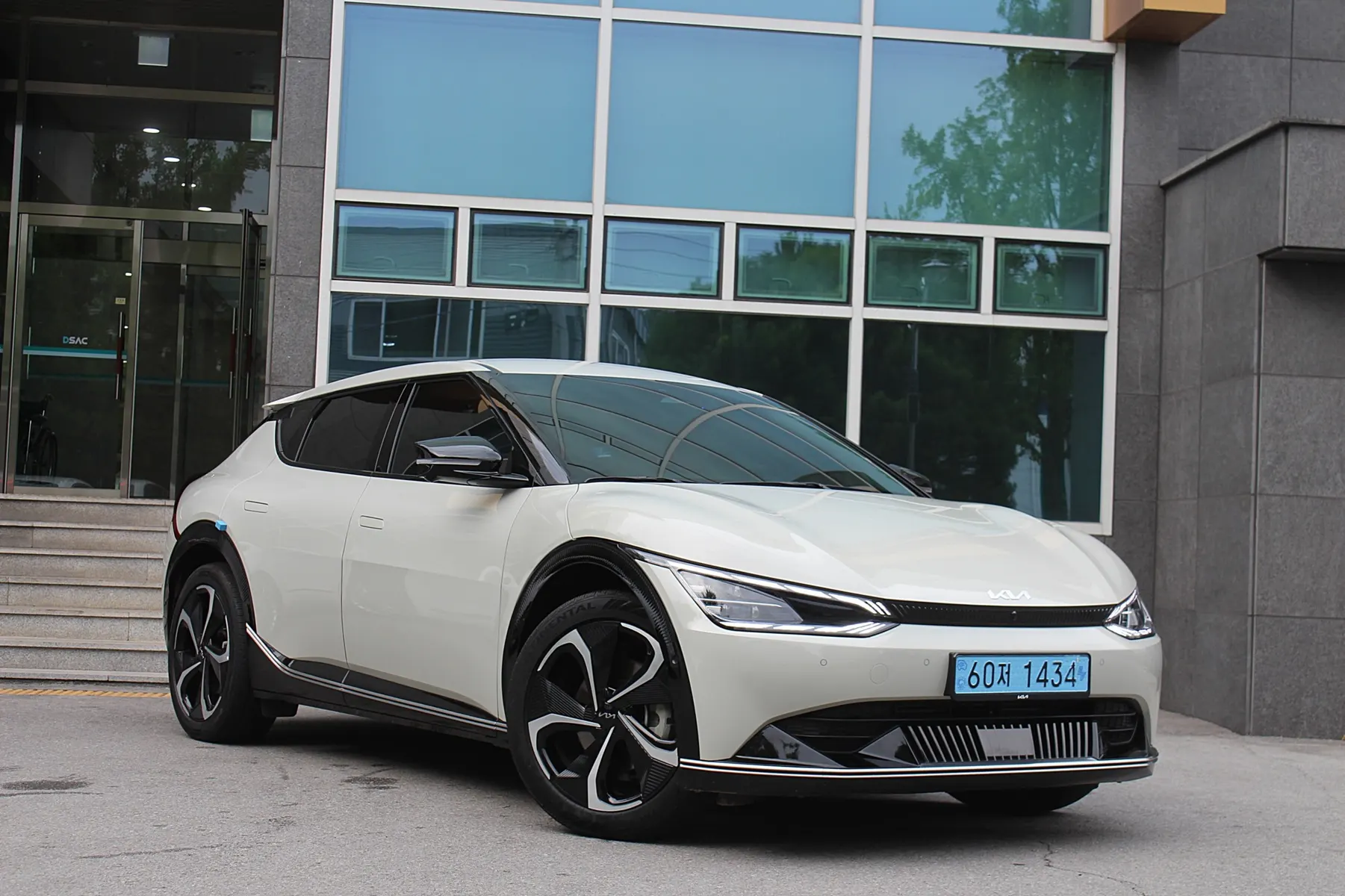 Kia EV6 2022 2/5