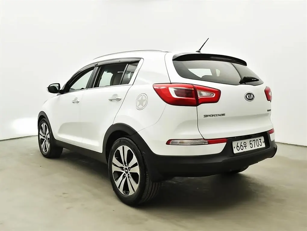 Kia R 2WD 2012 2/5