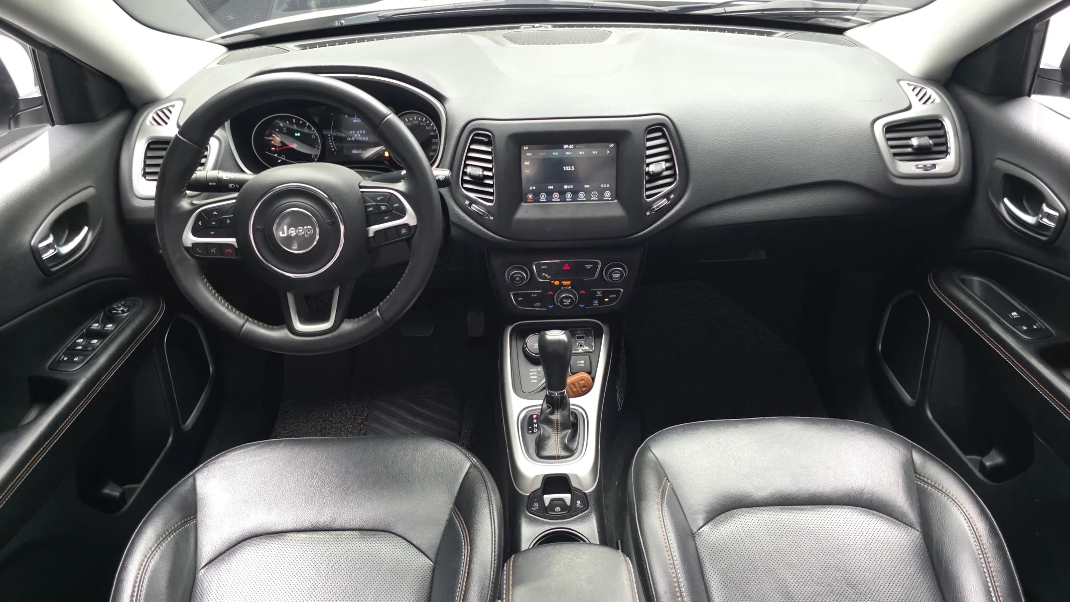 Jeep 2 2.4 AWD 2019 4/5