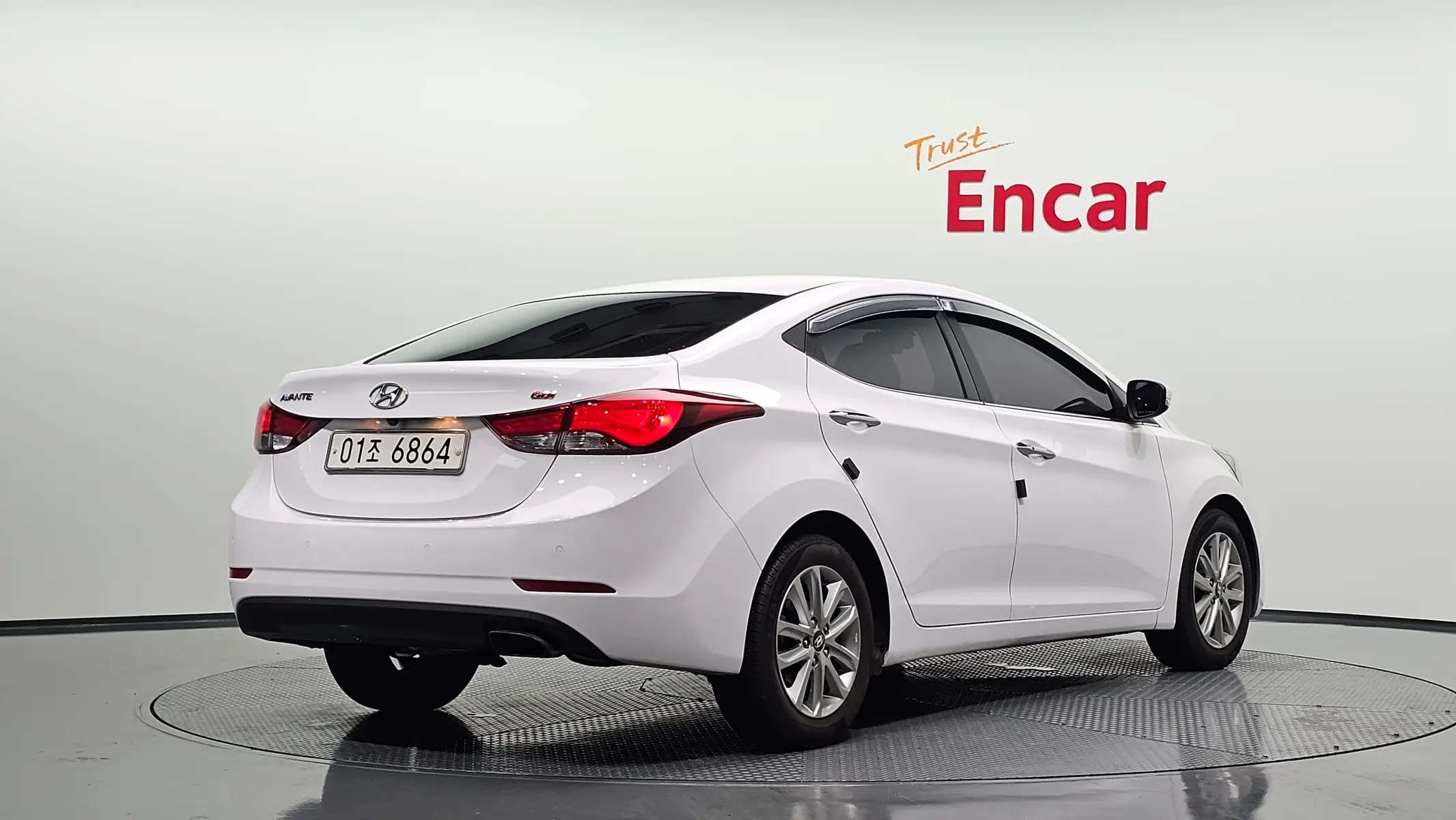 Hyundai 아반떼 1.6 GDi 2013 2/32