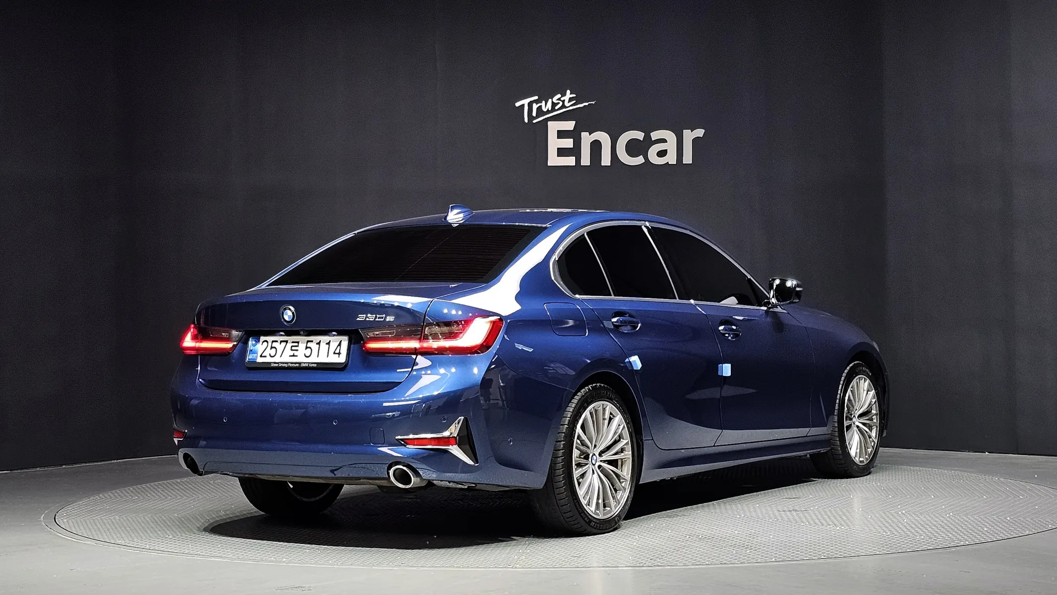 BMW 3 Series (G20) 330e 2021 2/33