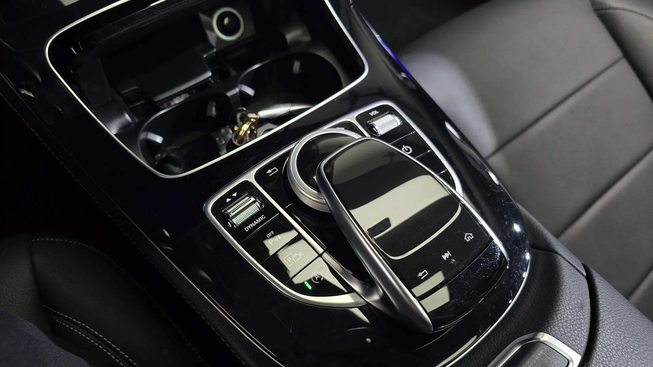 Mercedes-Benz E-Class W213 E300 4MATIC 2018 32/33