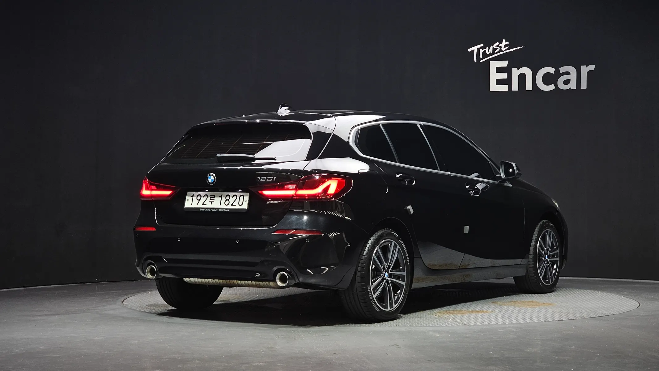 BMW 1 Series (F40) 120i 2022 2/31