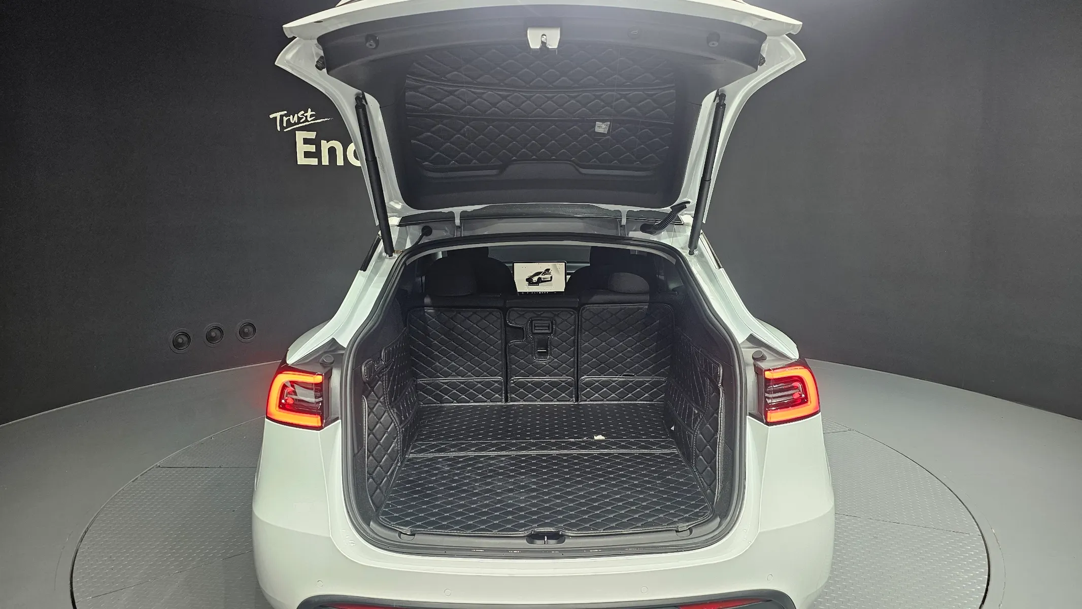 Tesla Y AWD 2022 41/42
