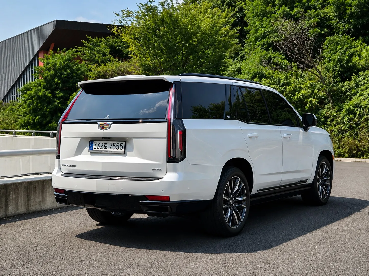 Cadillac 5 6.2 2023 2/5