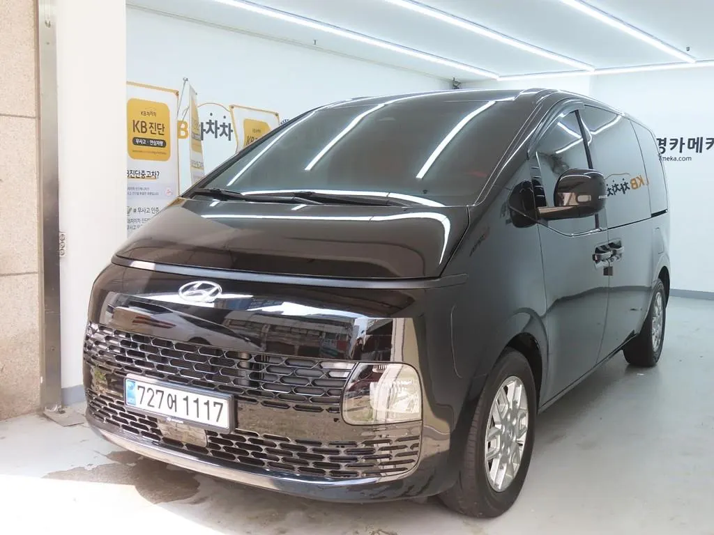 Hyundai Staria 4WD 11 2024 2/21