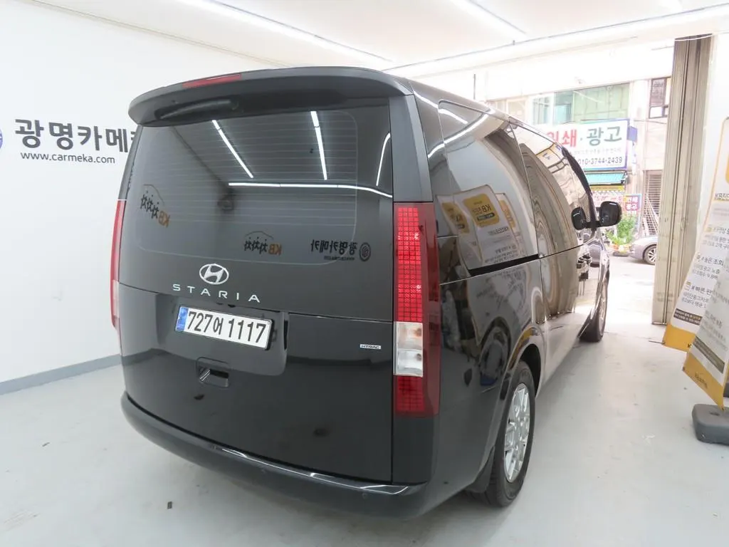 Hyundai Staria 4WD 11 2024 3/21