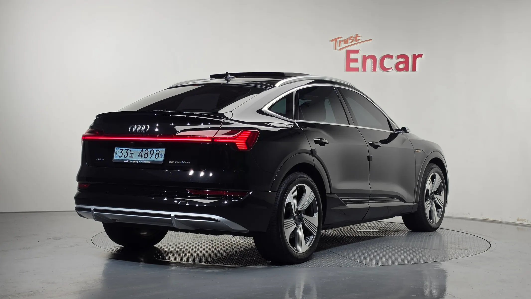 Audi e- 55 2022 2/43