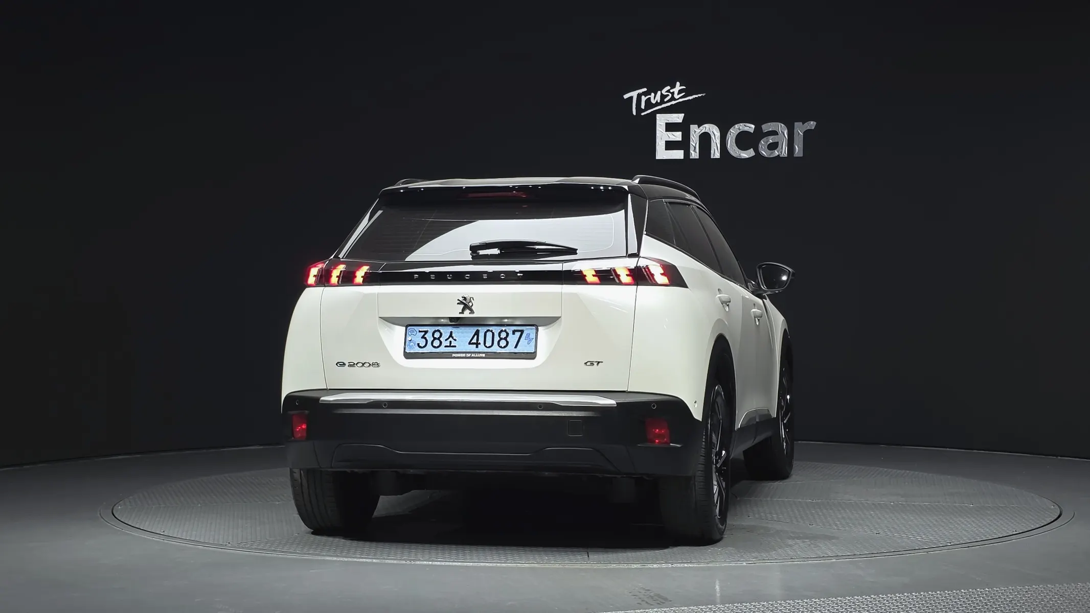 Peugeot e-2008 2 EV GT 2023 3/5
