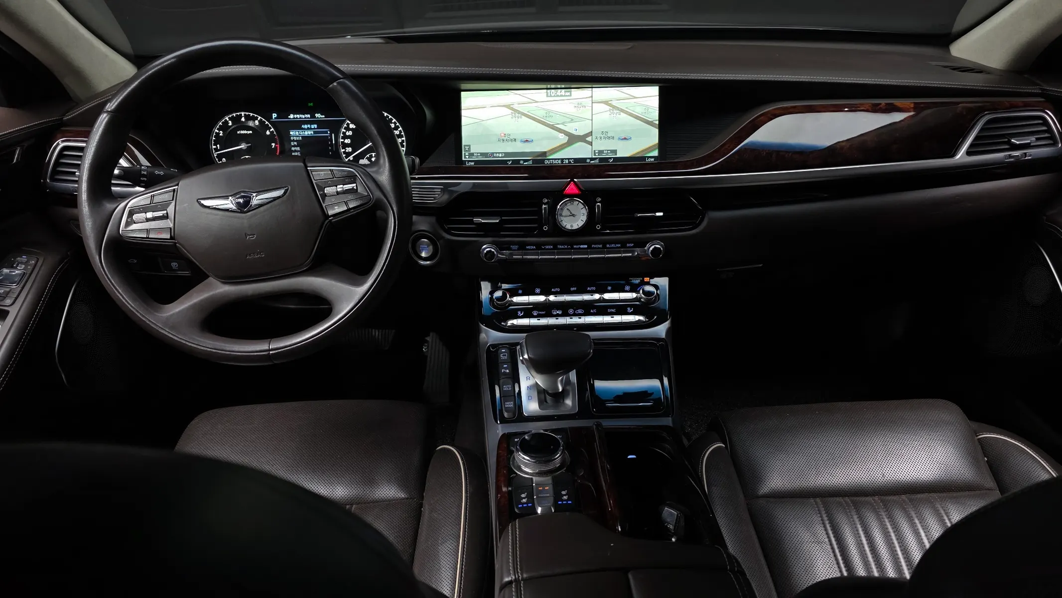 Genesis EQ900 5.0 GDI AWD 2016 4/5