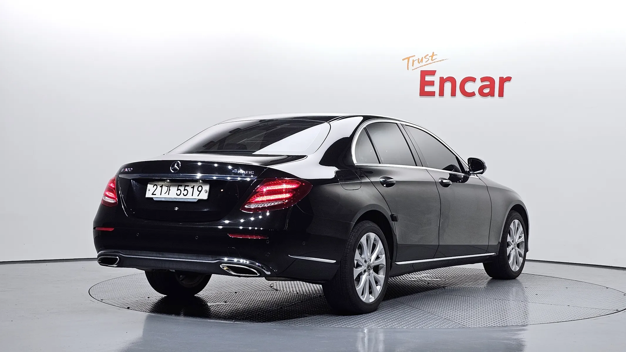 Mercedes-Benz E-Class W213 E300 4MATIC 2018 2/38