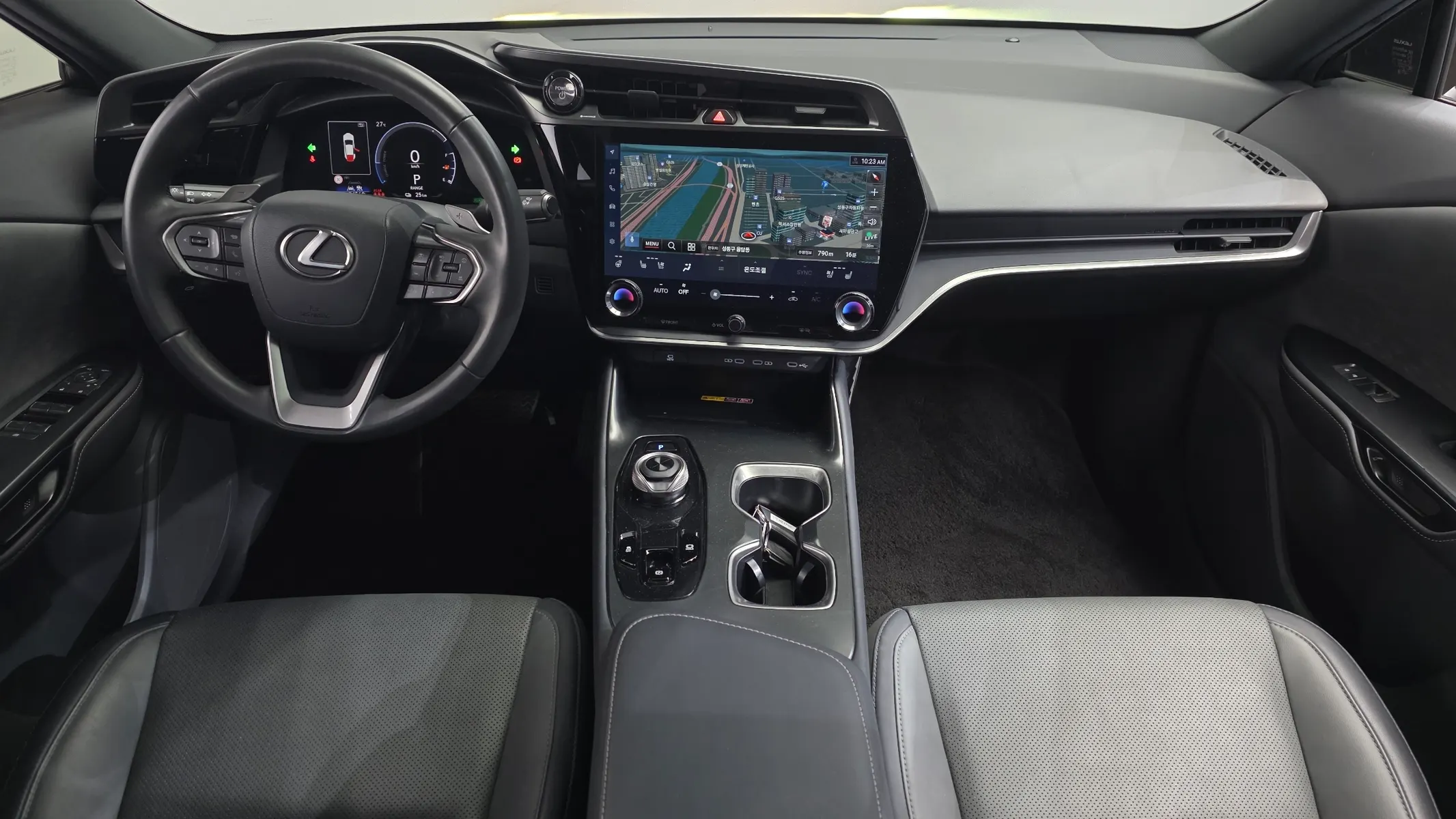 Lexus RZ450e 2023 4/5