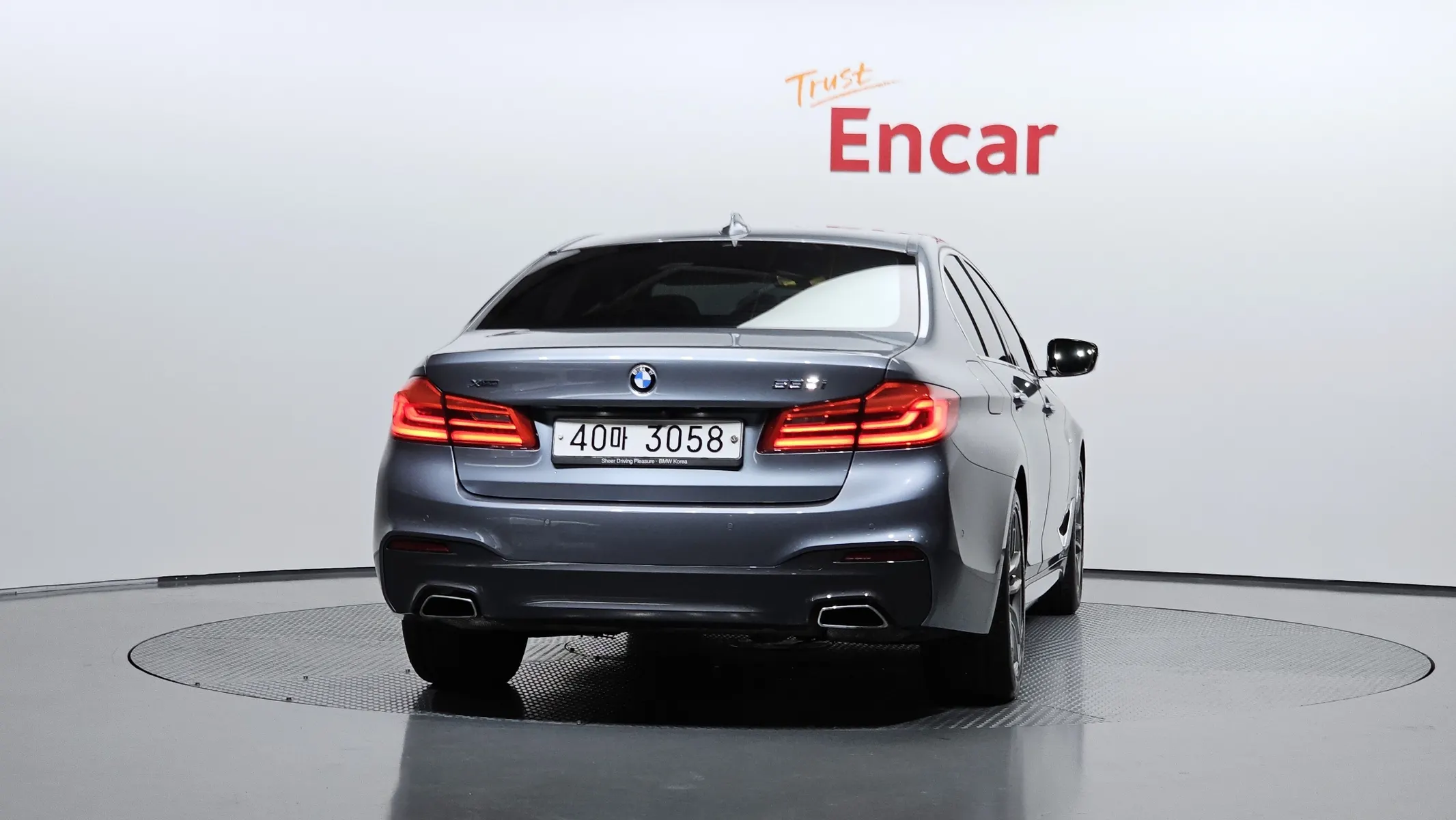 BMW 5 Series (G30) 530i xDrive M 2018 3/35