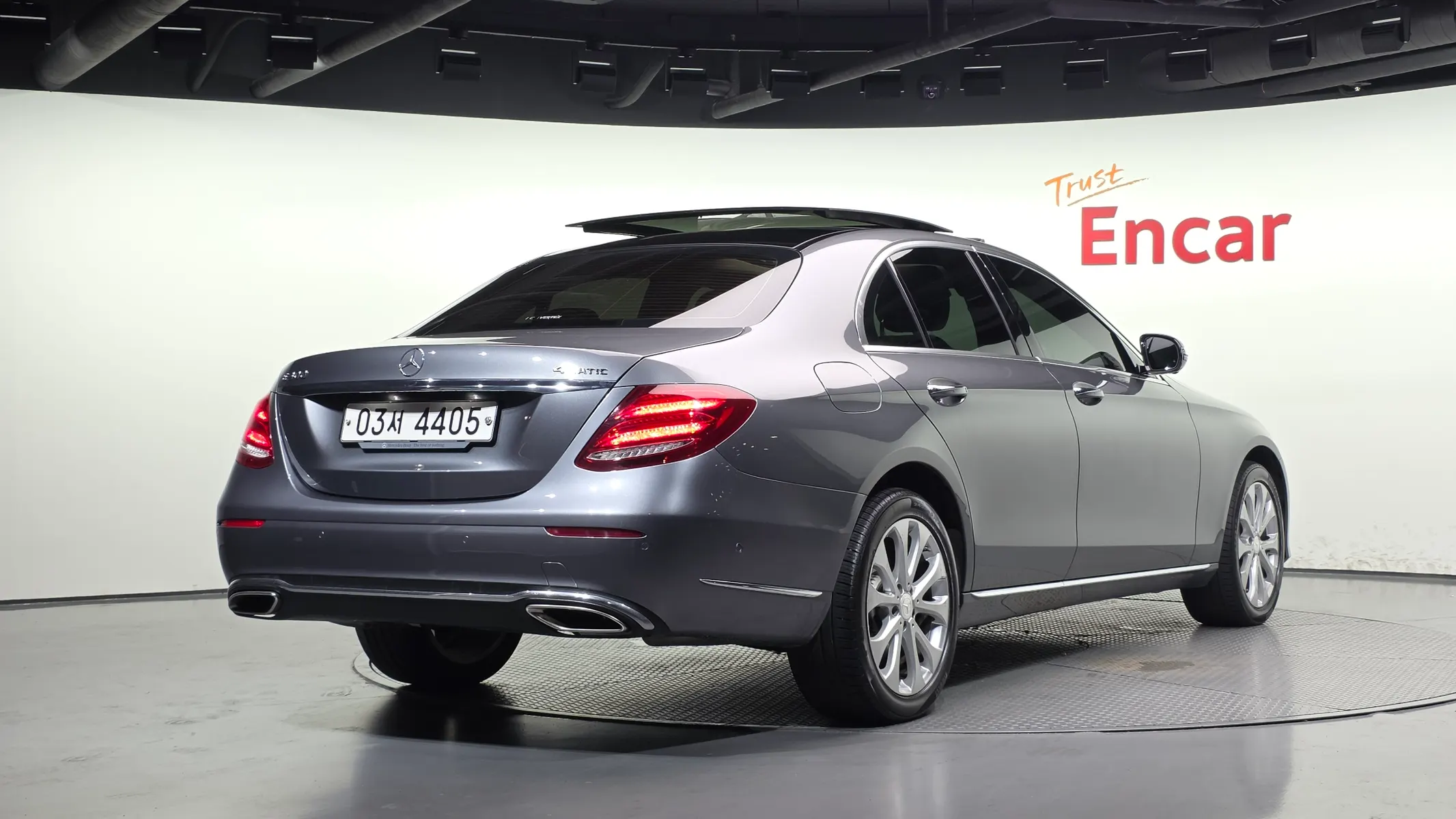 Mercedes-Benz E-Class W213 E300 4MATIC 2019 2/35