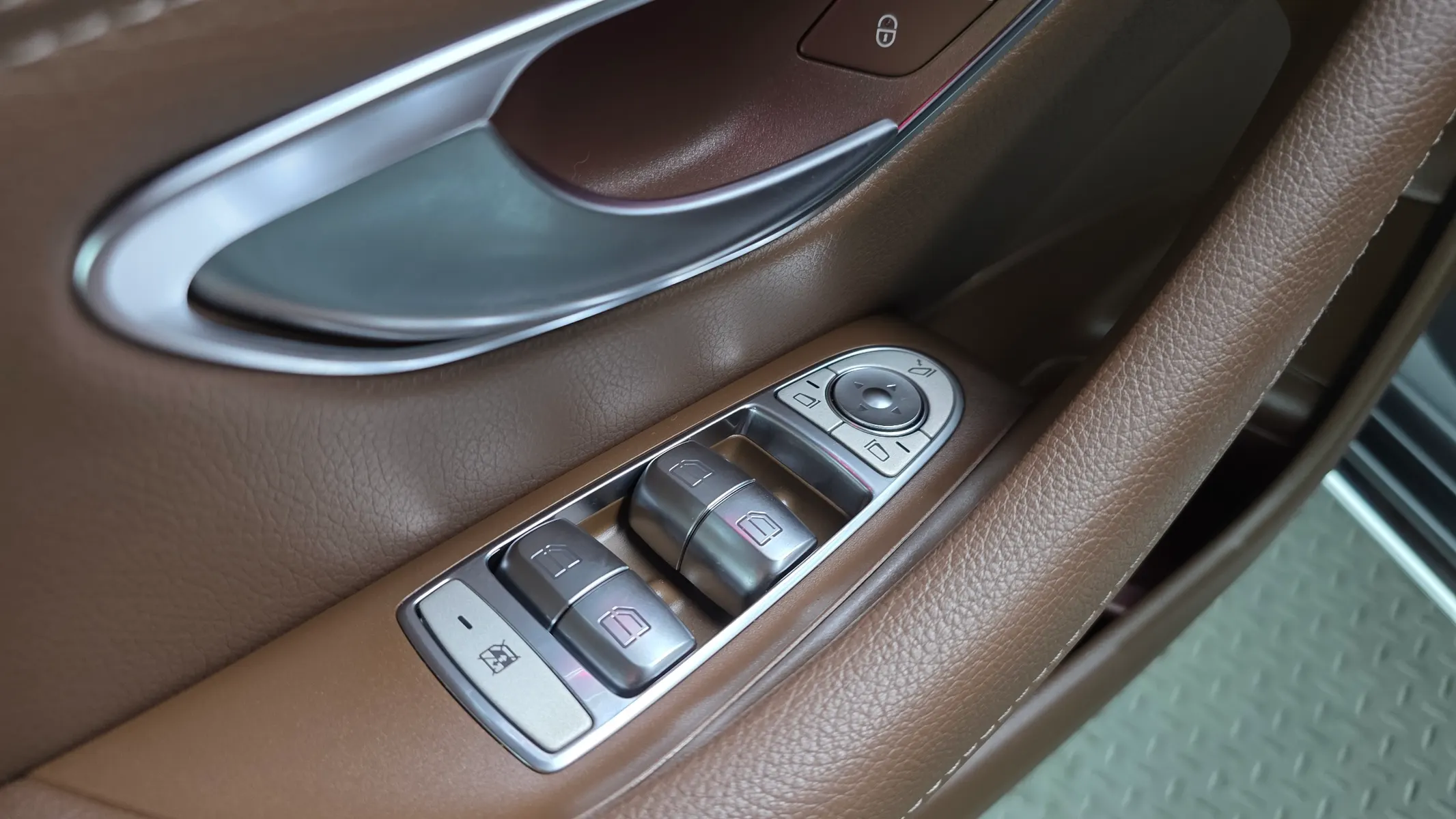 Mercedes-Benz E-Class W213 E300 4MATIC 2019 34/35