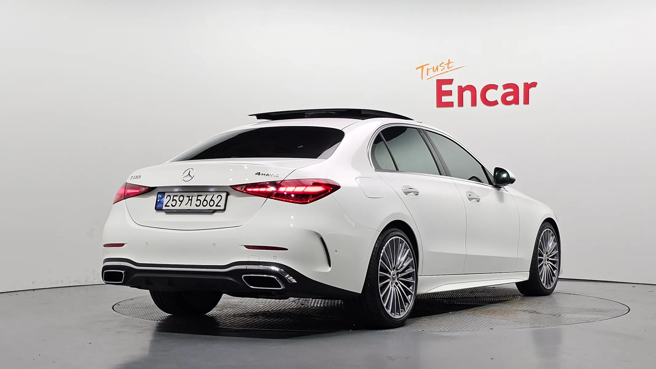 Mercedes-Benz C-Class W206 C300 4MATIC AMG Line 2023 2/35