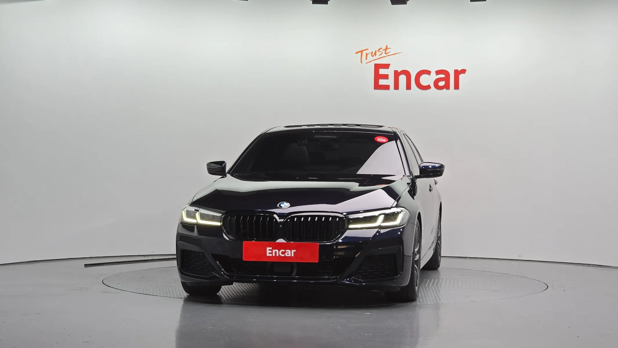 BMW 5 Series (G30) 520i M 2023 3/32