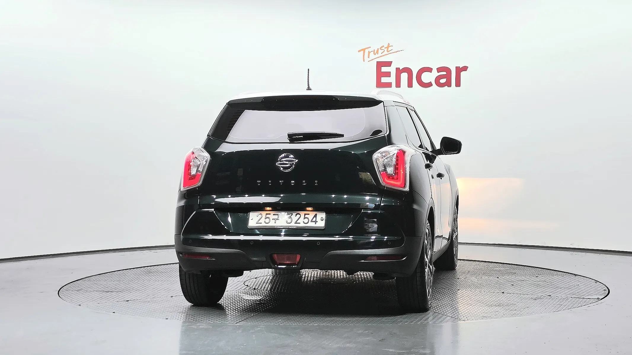 KG Mobility Tivoli VX 2WD 2016 2/5