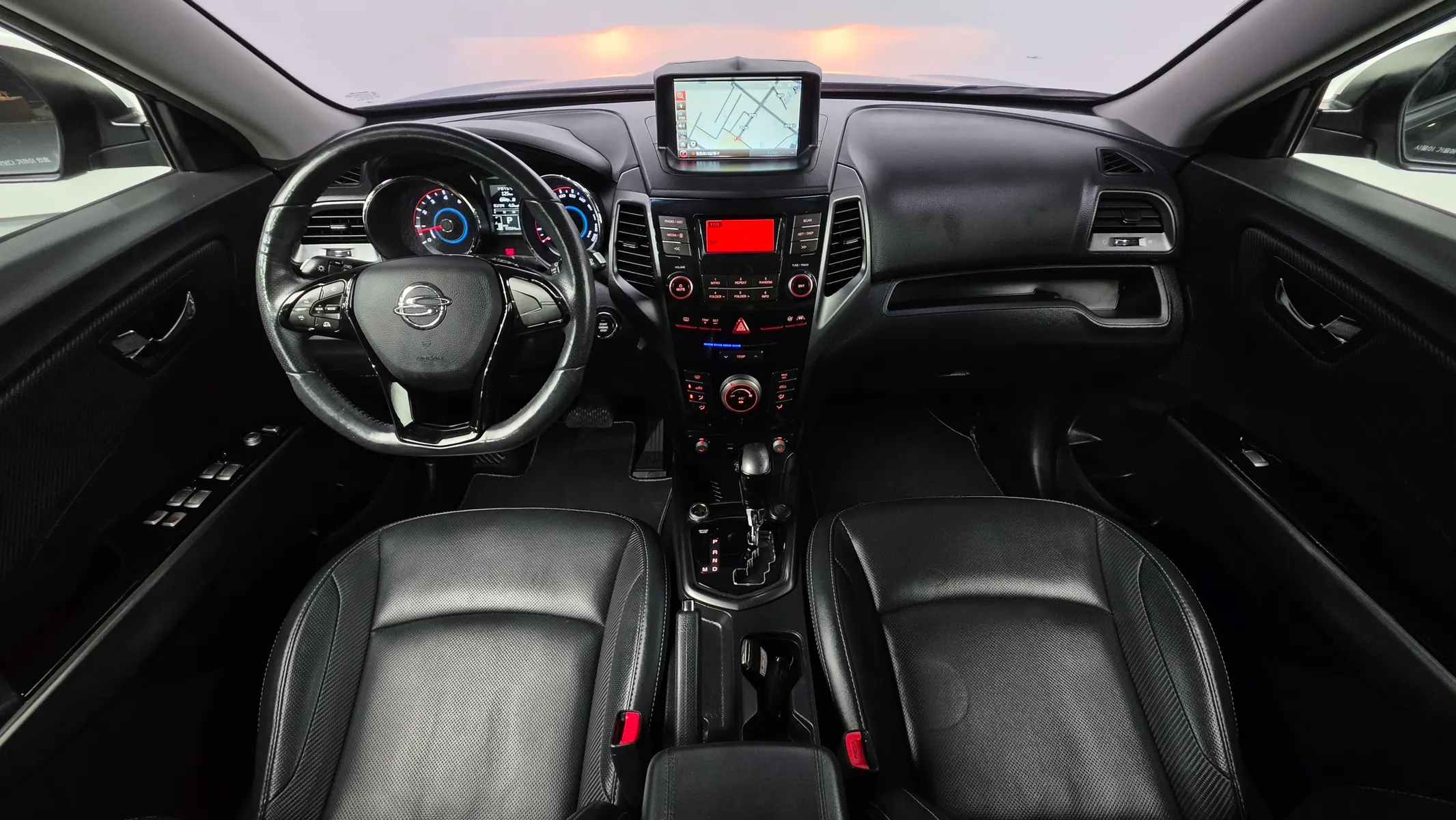 KG Mobility Tivoli VX 2WD 2016 3/5