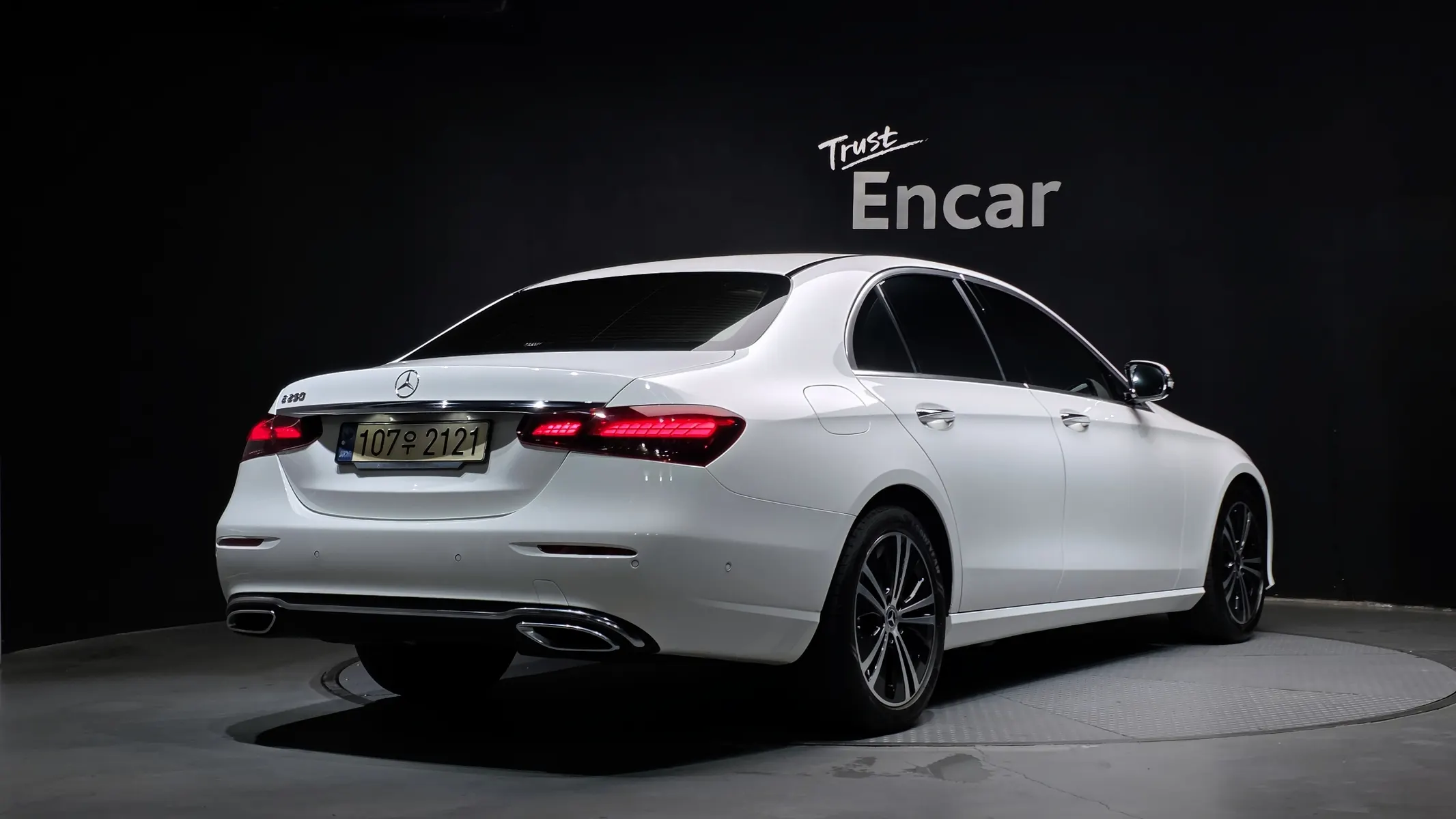 Mercedes-Benz E-Class W213 E250 2021 2/32