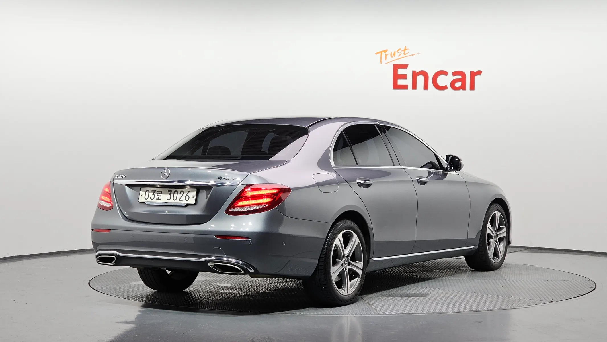 Mercedes-Benz E-Class W213 E300 4MATIC 2017 2/36