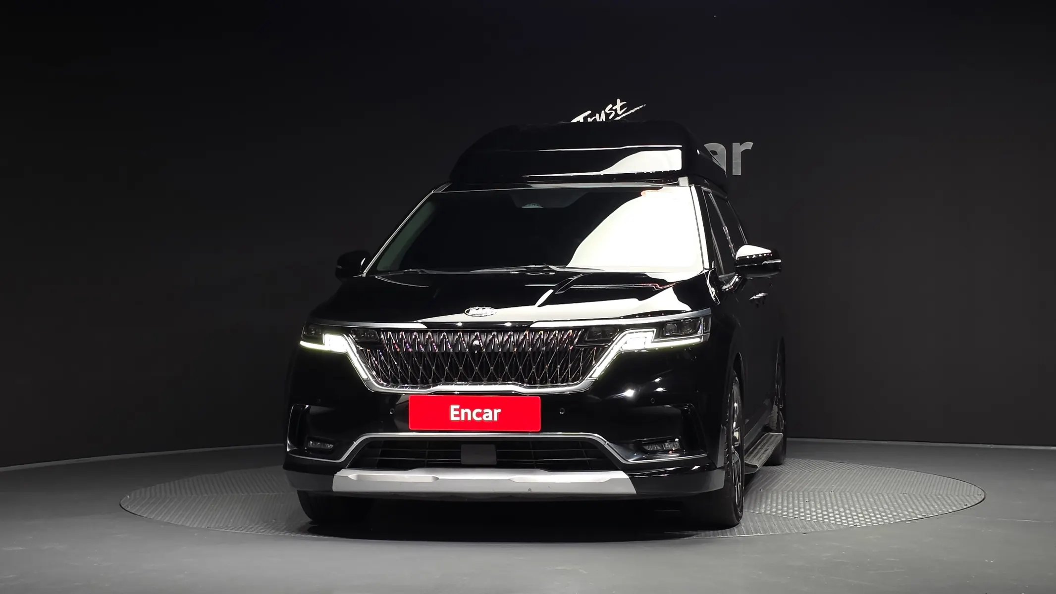 Kia Carnival 9 2021 2/5
