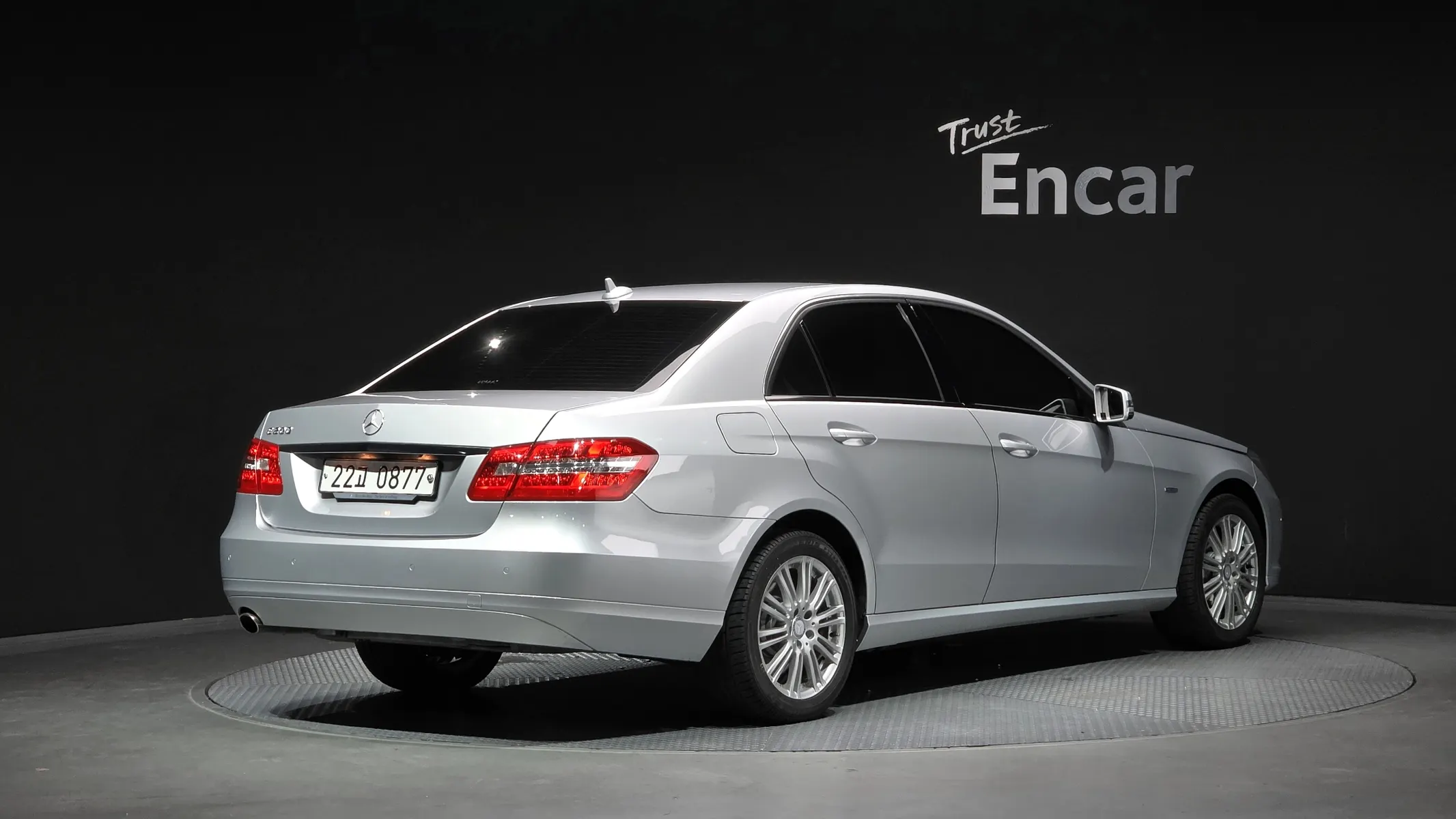 Mercedes-Benz E-Class W212 E200 CGI 2011 2/21