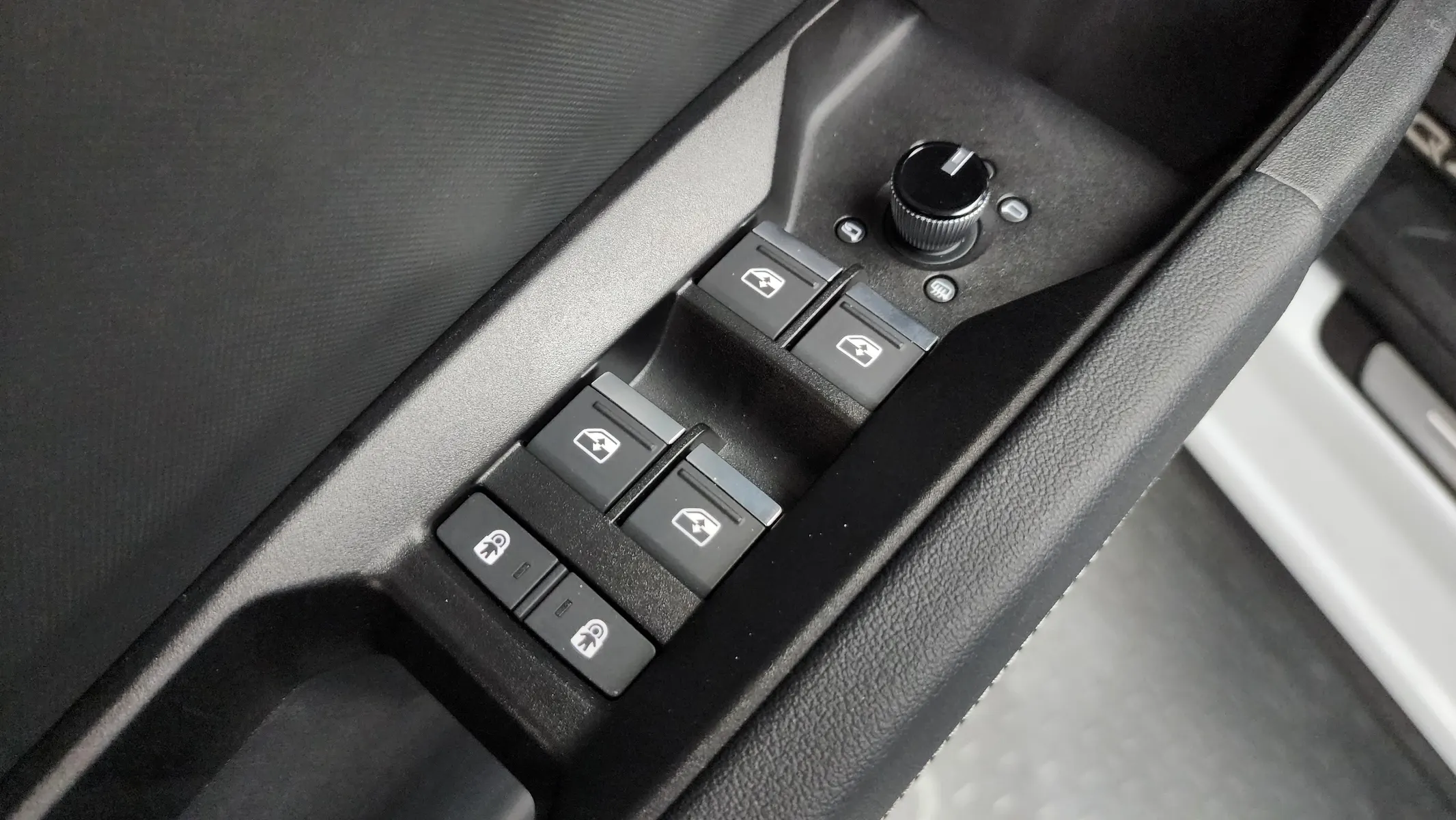 Audi Q4 e- (F4) 40 2023 34/35